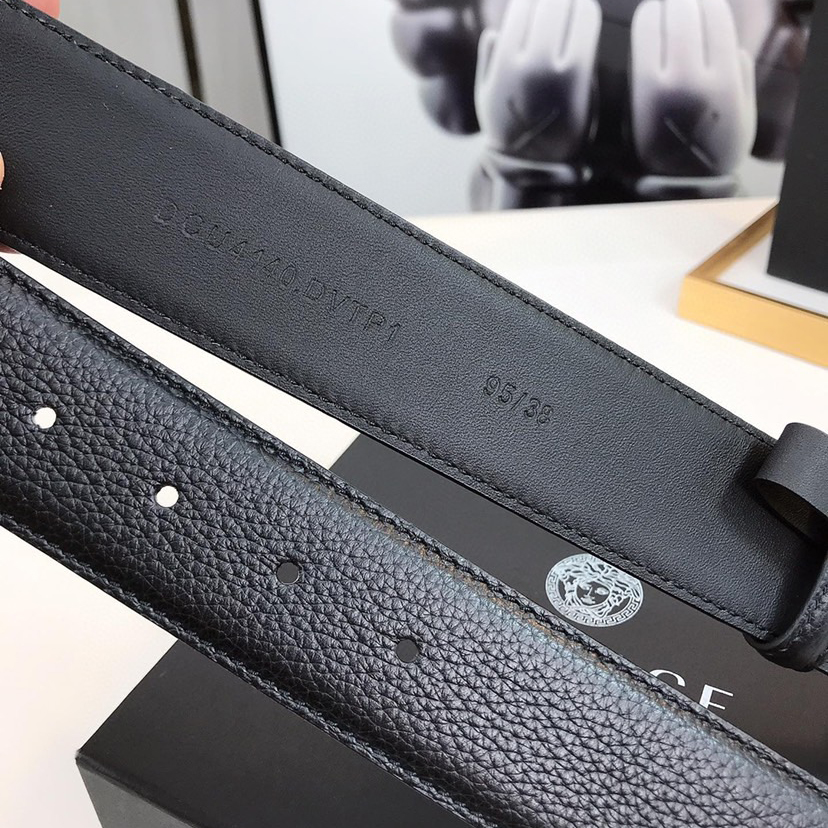 Versace Leather It Has A Thick Touch With Clear And Distinct Printing Patterns It Is A Fashionable And Classic Men's Belt A Designer Belt A Casual And Smooth Buckle Belt For Both Women And Men With A Width Of 4.0 Cm And With Box