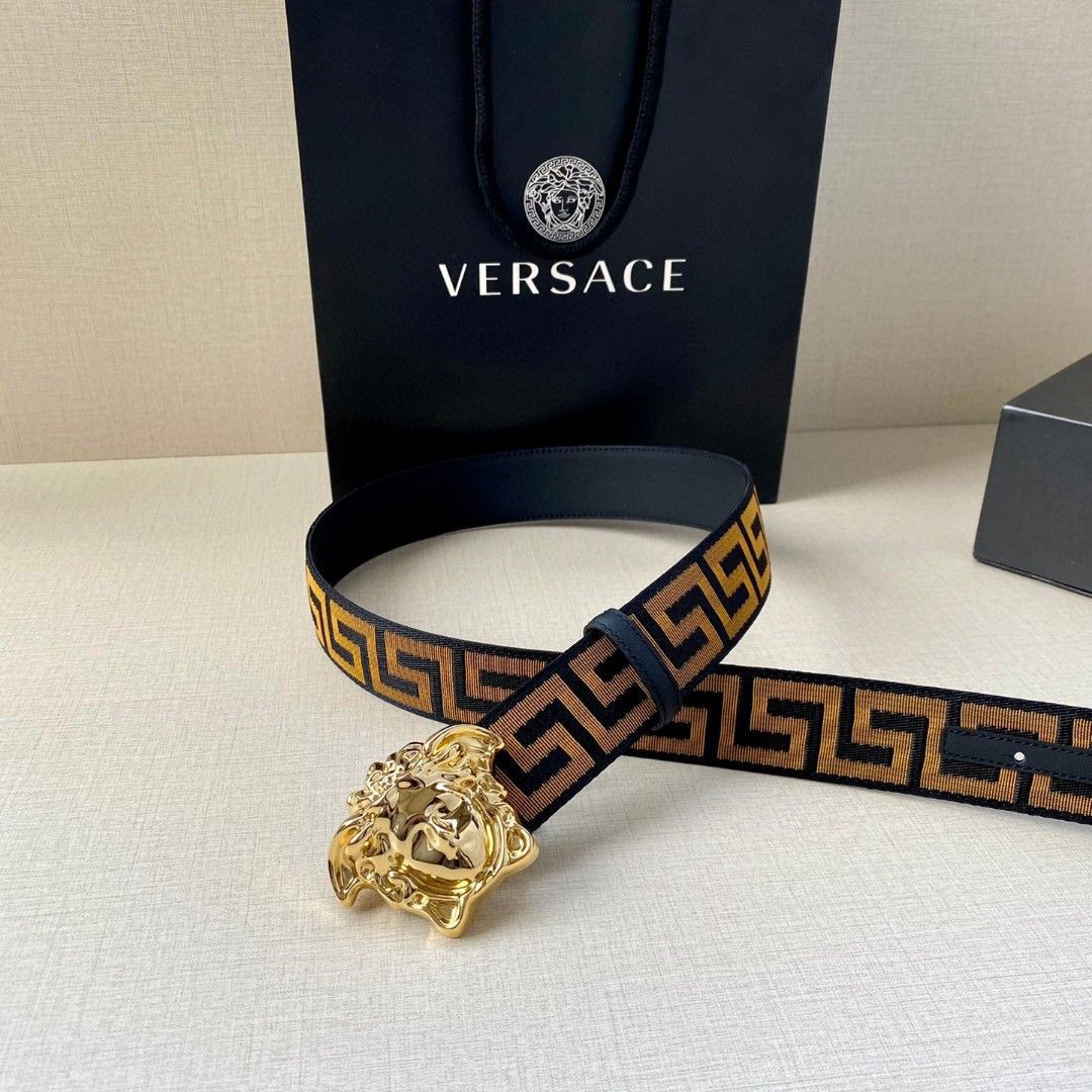 Versace Leather It Has A Thick Touch With Clear And Distinct Printing Patterns It Is A Fashionable And Classic Men's Belt A Designer Belt A Casual And Smooth Buckle Belt For Both Women And Men With A Width Of 4.0cm And With Box