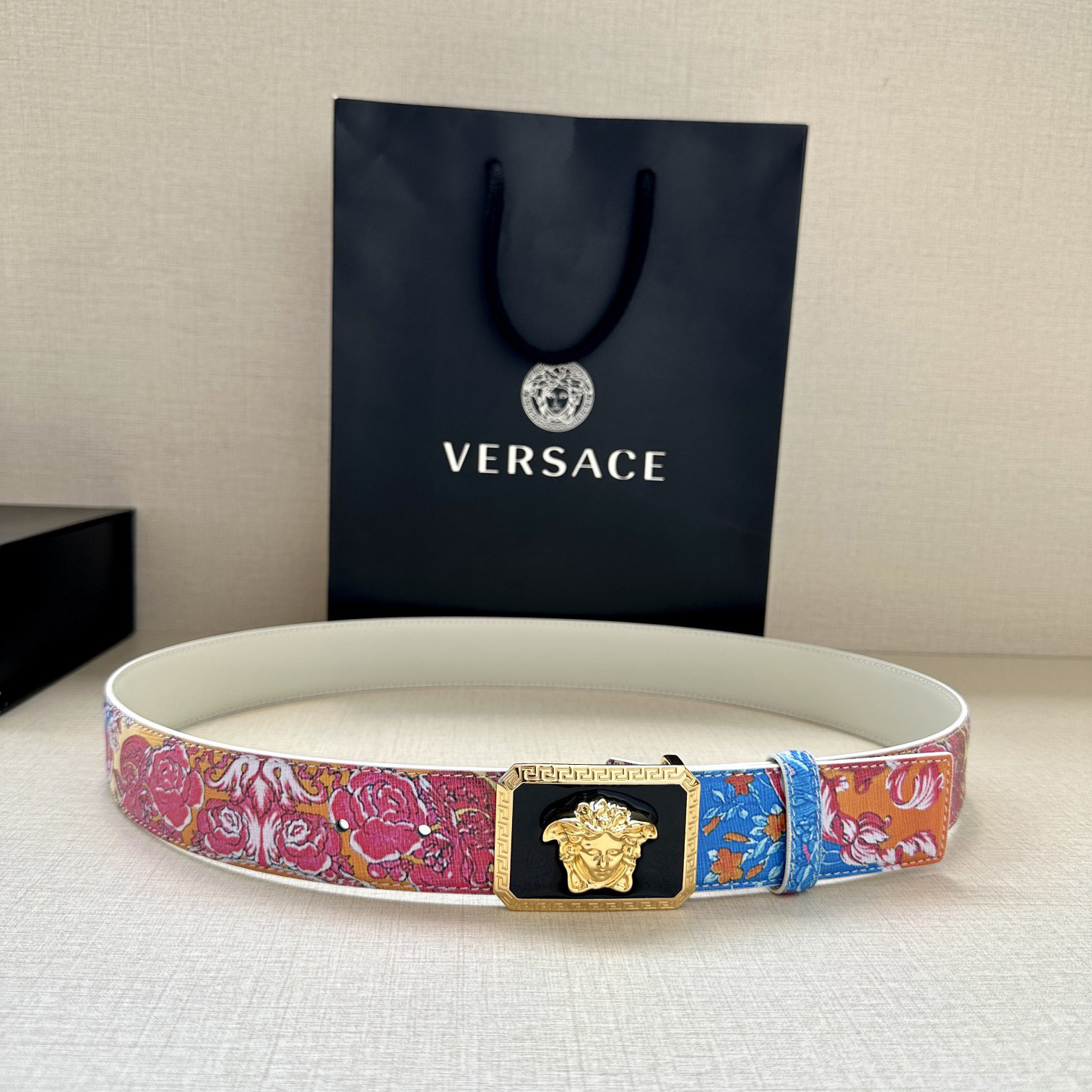 Versace Leather It Has A Thick Touch With Clear And Distinct Printing Patterns It Is A Fashionable And Classic Womens Belt A Designer Belt A Casual And Smooth Buckle Belt For Women With A Width Of 4.0cm And With Box