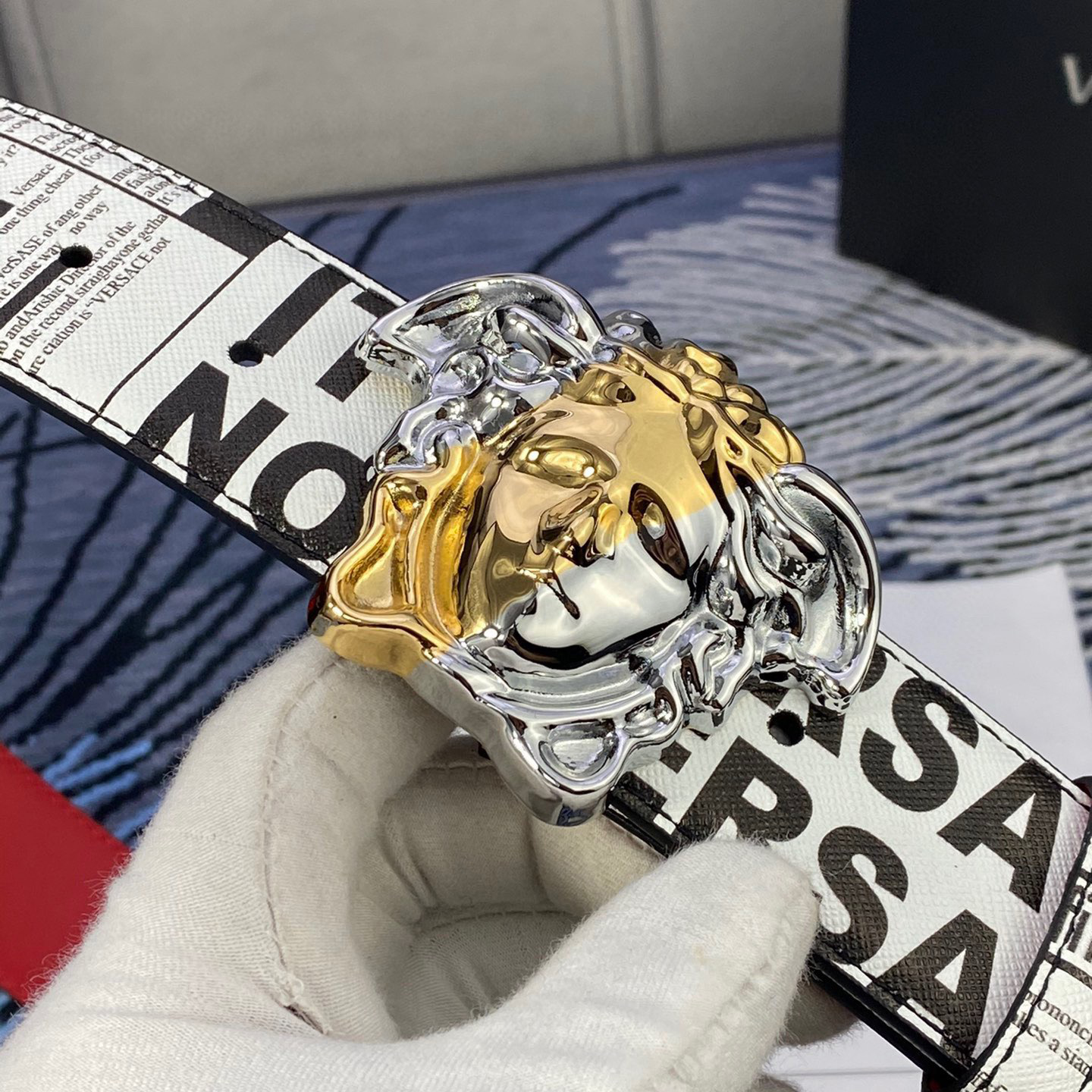 Versace Designer Belt Men's Belts Women's Brand Belt Luxury Belt Is Made Of Soft Calf Leather And Features A 3D Square Medusa Portrait Waistband Buckle One Side Is Monochrome And The Other Side Is Adorned With The Brand's Iconic Barocco Print