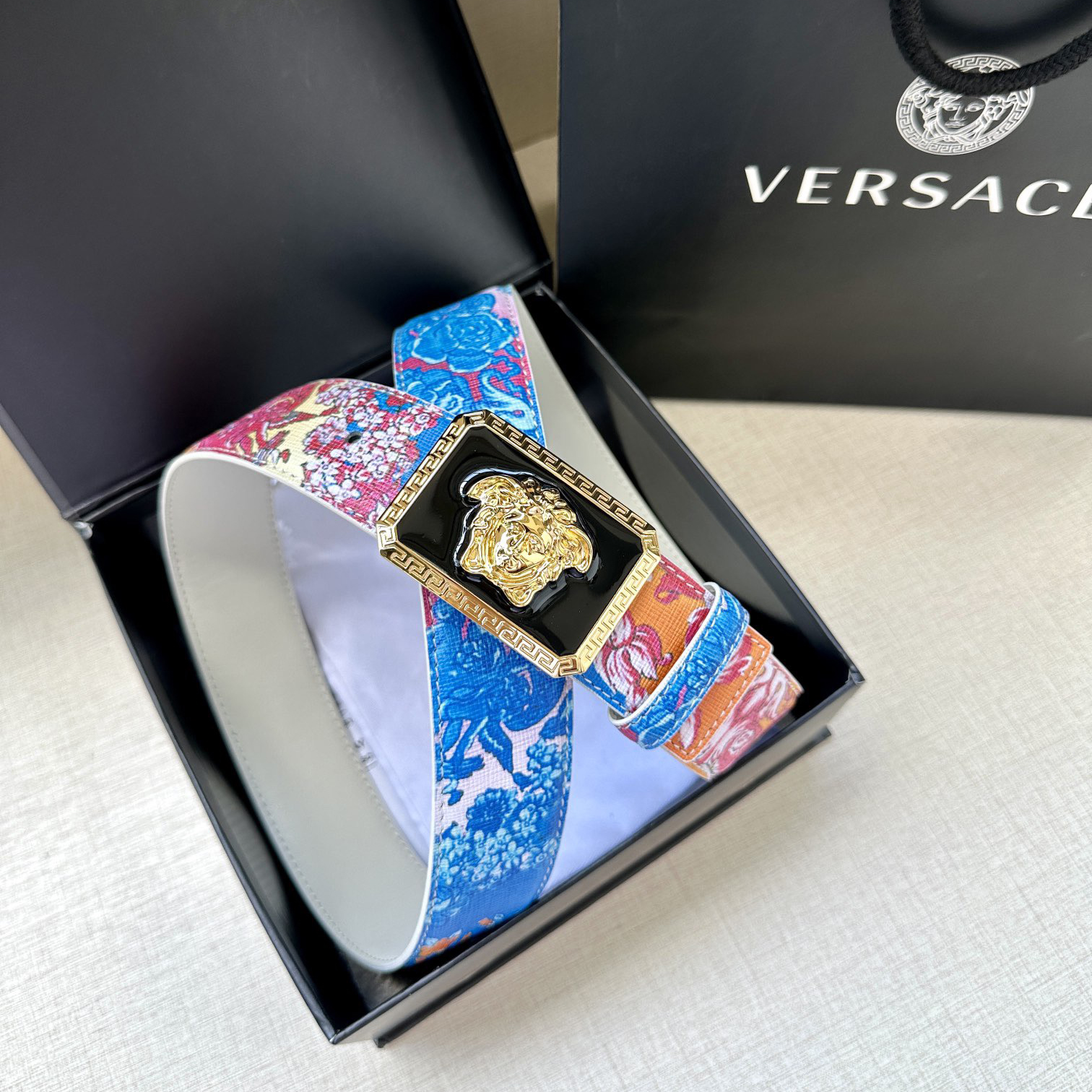 Versace Leather It Has A Thick Touch With Clear And Distinct Printing Patterns It Is A Fashionable And Classic Womens Belt A Designer Belt A Casual And Smooth Buckle Belt For Women With A Width Of 4.0cm And With Box
