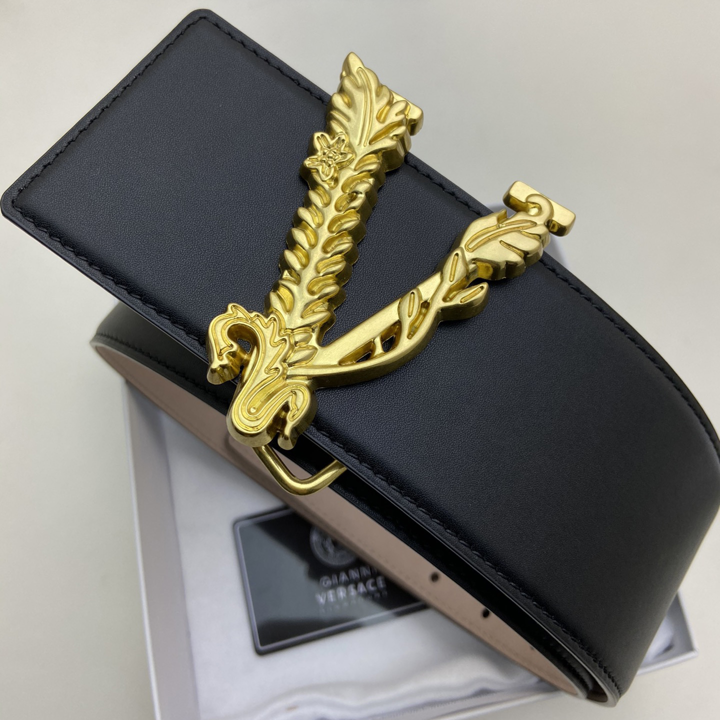 Versace Designer Belt Men Belts Women's Brand Belt Luxury Belt Features A Double-Sided Cowhide Matte Bottom With A Super Soft Feel Exclusive Customization Of Antique Gold Patterned Hardware Elegant And Luxurious Casual Style Fashionable Taste