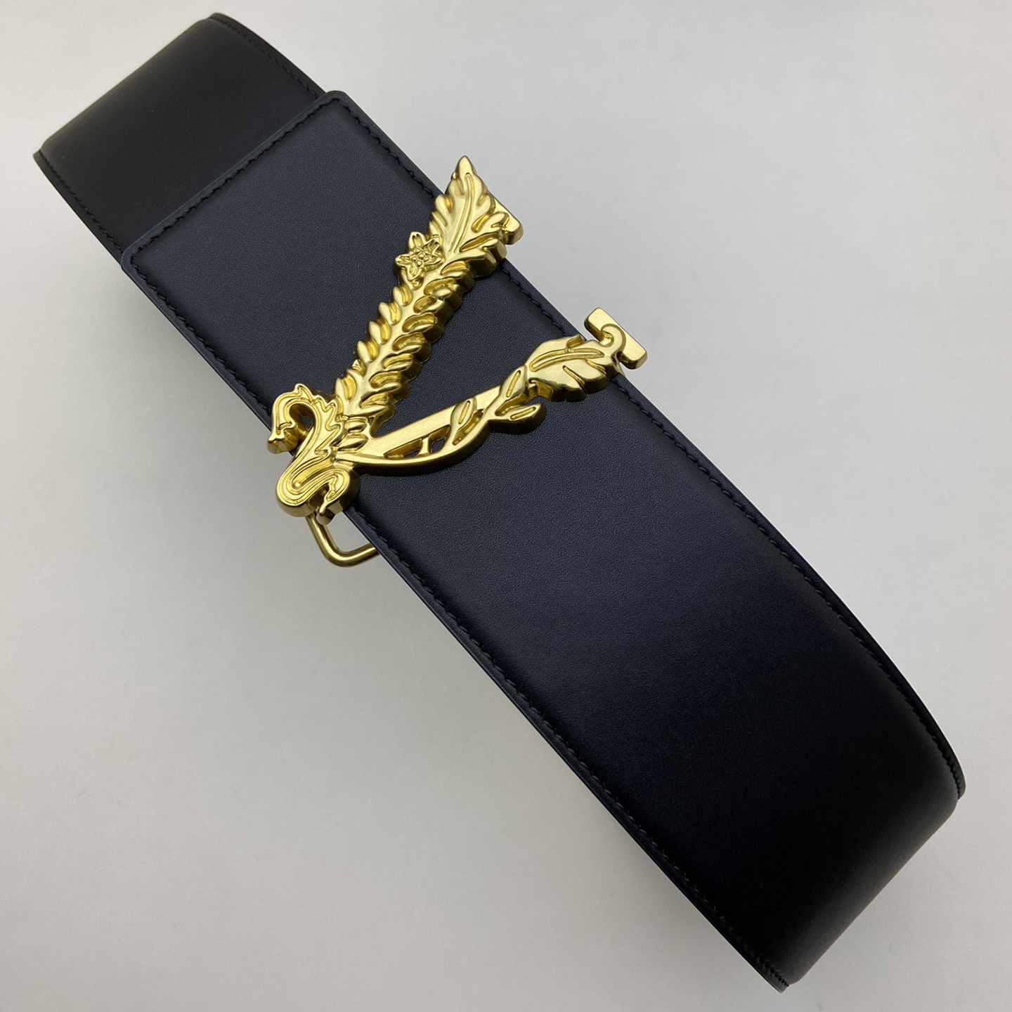 Versace Designer Belt Men Belts Women's Brand Belt Luxury Belt Features A Double-Sided Cowhide Matte Bottom With A Super Soft Feel Exclusive Customization Of Antique Gold Patterned Hardware Elegant And Luxurious Casual Style Fashionable Taste