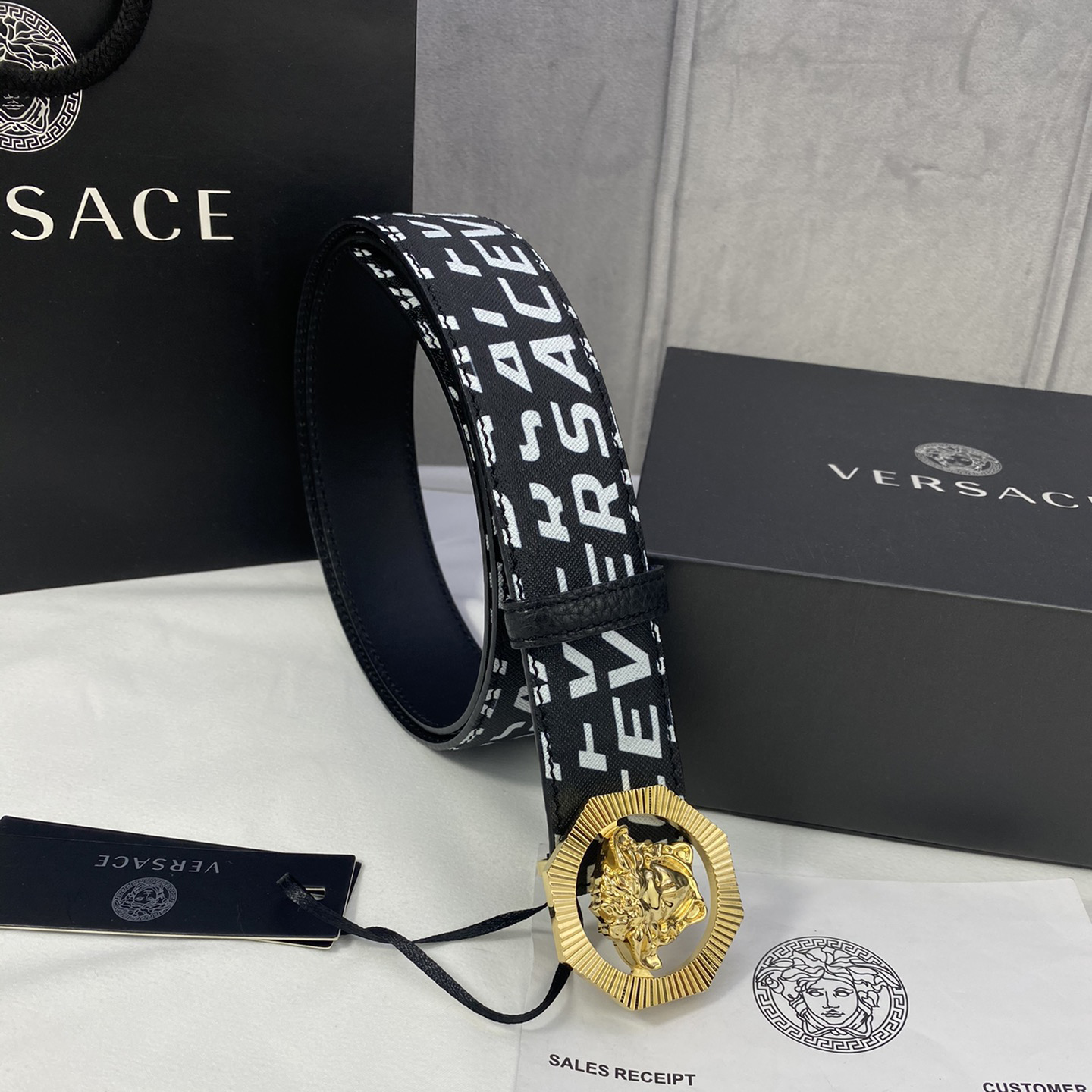 Versace Leather It Has A Thick Touch With Clear And Distinct Printing Patterns It Is A Fashionable And Classic Men's Belt A Designer Belt A Casual And Smooth Buckle Belt For Both Women And Men With A Width Of 4.0cm And With Box