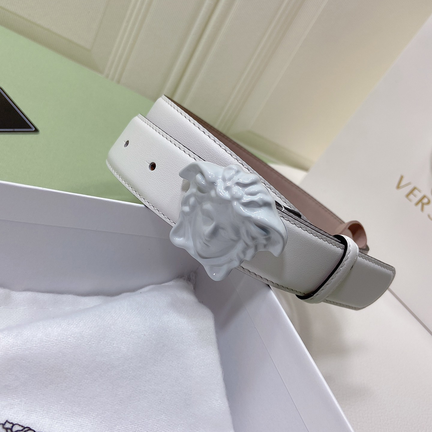 Versace Designer Belt Mens Belts Womens Brand Belt Adopting Double-Sided Cowhide With Fashionable Personality Elegant And Luxurious Casual Style Fashionable Taste Practical And Versatile Woman Men Belt Fashion Designer High Quality Belt