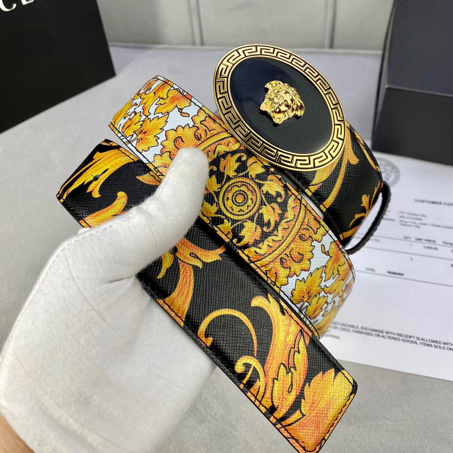 Versace Leather It Has A Thick Touch With Clear And Distinct Printing Patterns It Is A Fashionable And Classic Men's Belt A Designer Belt A Casual And Smooth Buckle Belt For Both Women And Men With A Width Of 4.0cm And With Box