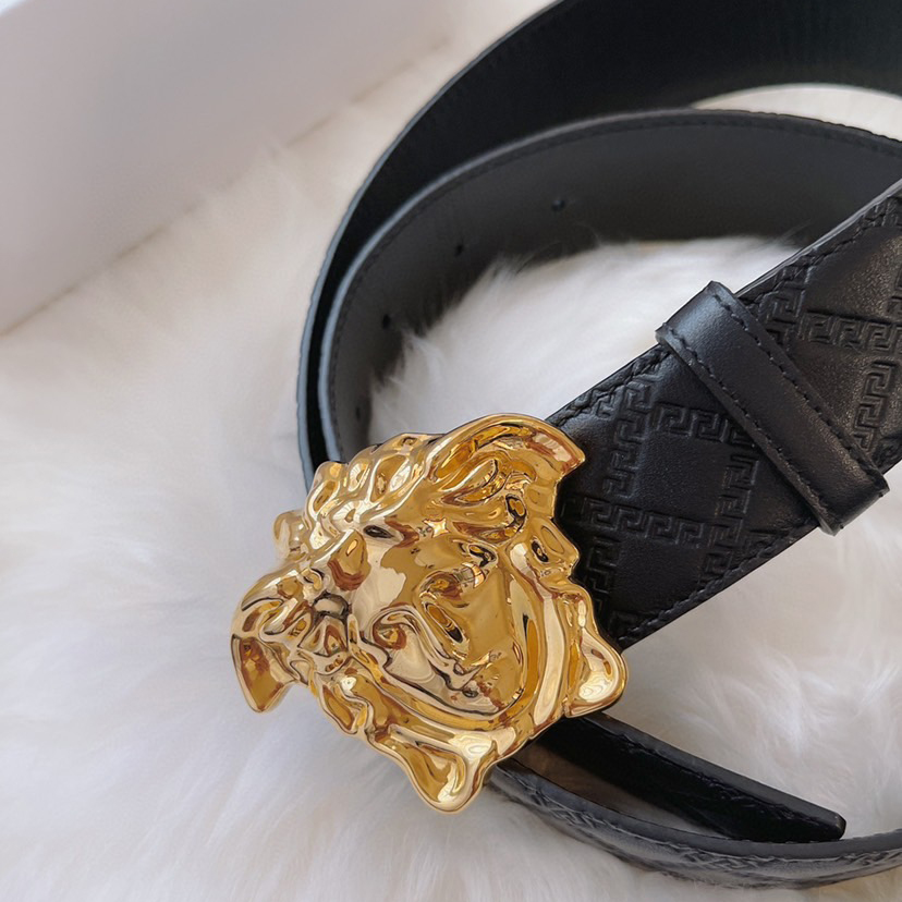 Versace Leather It Has A Thick Touch With Clear And Distinct Printing Patterns It Is A Fashionable And Classic Men's Belt A Designer Belt A Casual And Smooth Buckle Belt For Both Women And Men With A Width Of 4.0cm And With Box