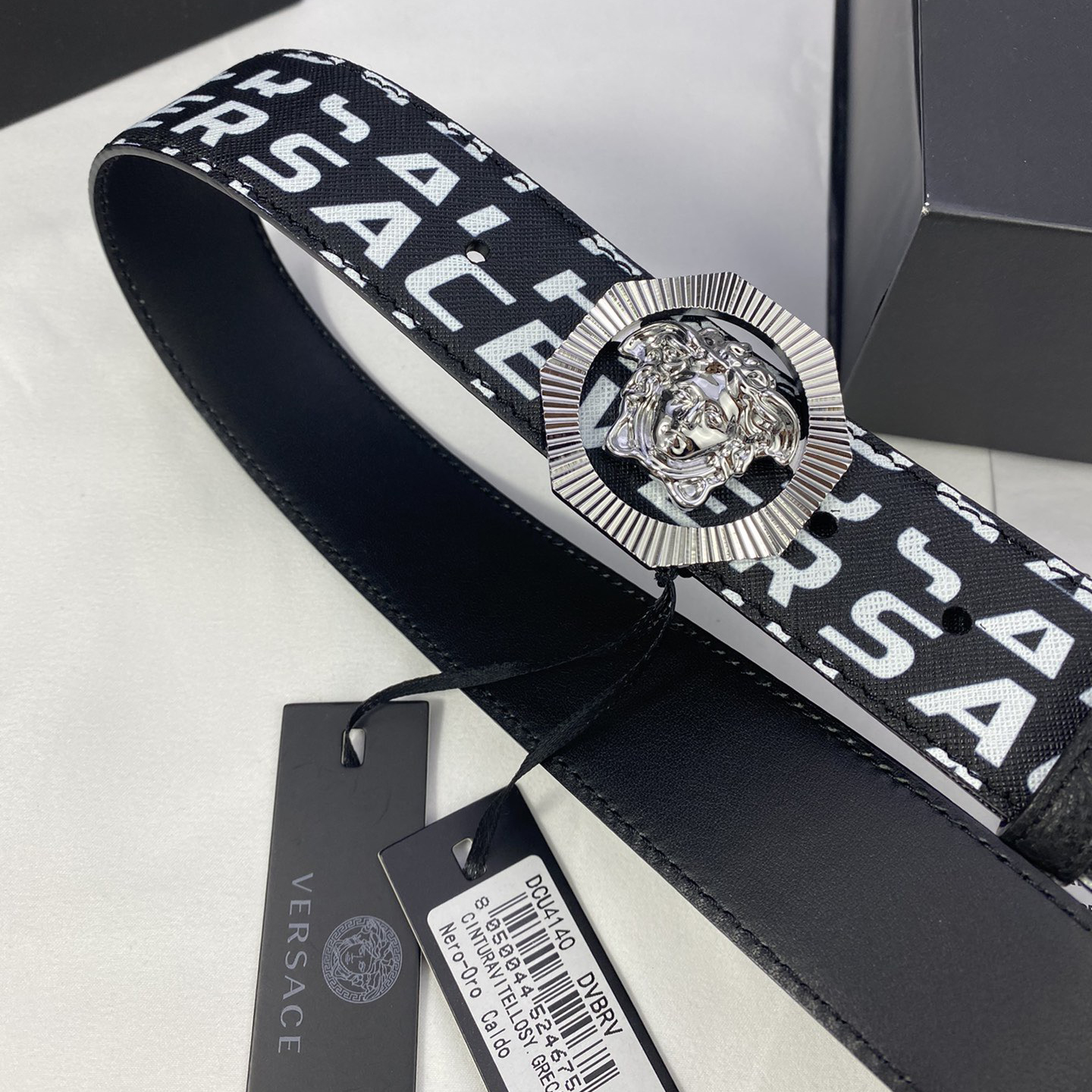 Versace Leather It Has A Thick Touch With Clear And Distinct Printing Patterns It Is A Fashionable And Classic Men's Belt A Designer Belt A Casual And Smooth Buckle Belt For Both Women And Men With A Width Of 4.0cm And With Box