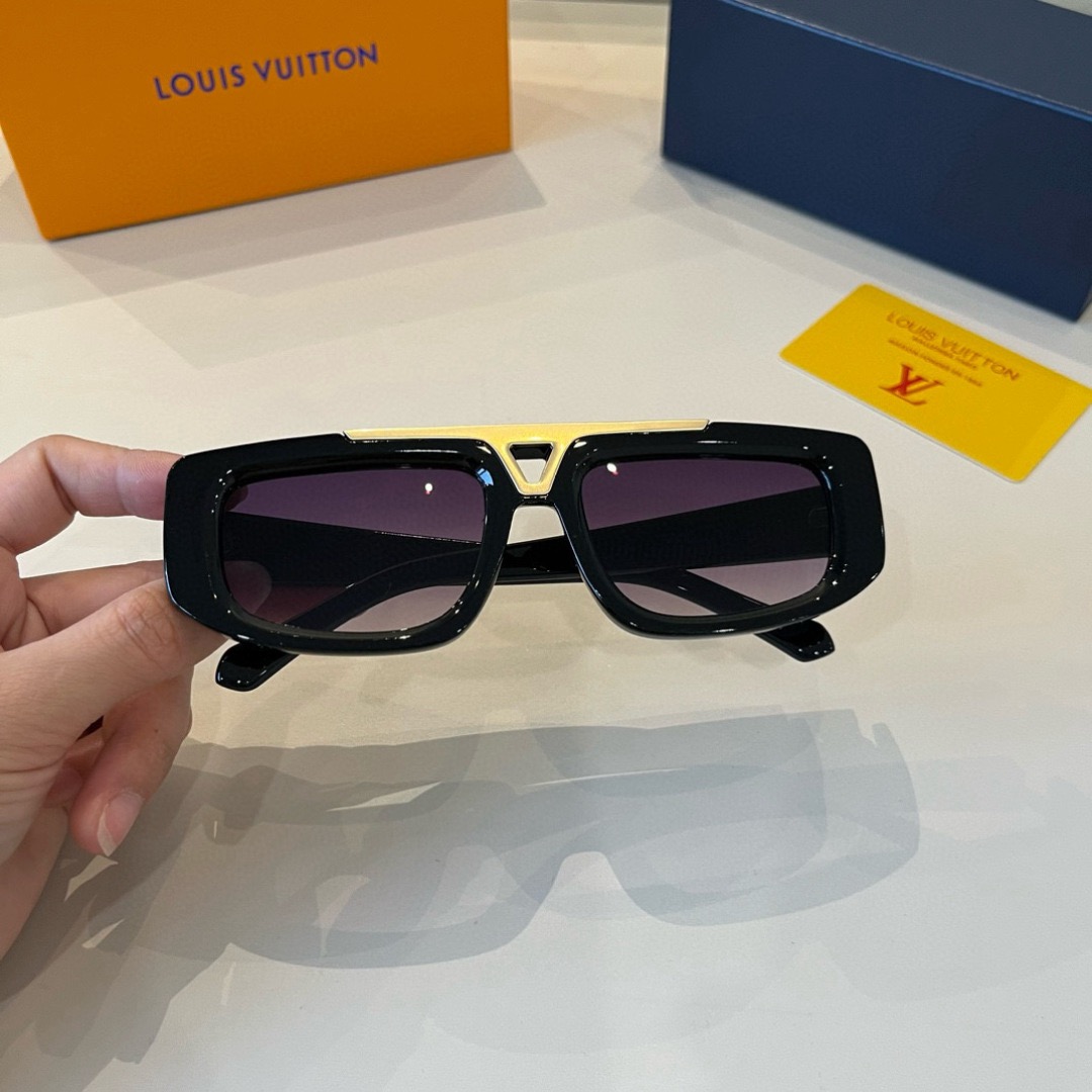 LV Sunglasses Fashion Glasses Oval Frame Designer Sunglass Womens Anti-Radiation Polarized Lenses Mens Retro Eyeglasses With Box