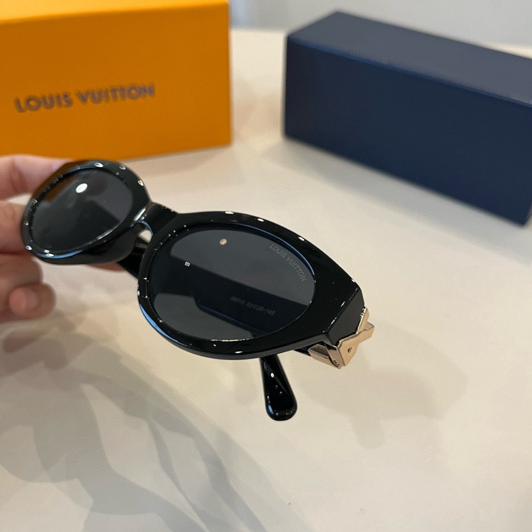 LV Sunglasses Fashion Glasses Oval Frame Designer Sunglass Womens Anti-Radiation Polarized Lenses Mens Retro Eyeglasses With Box