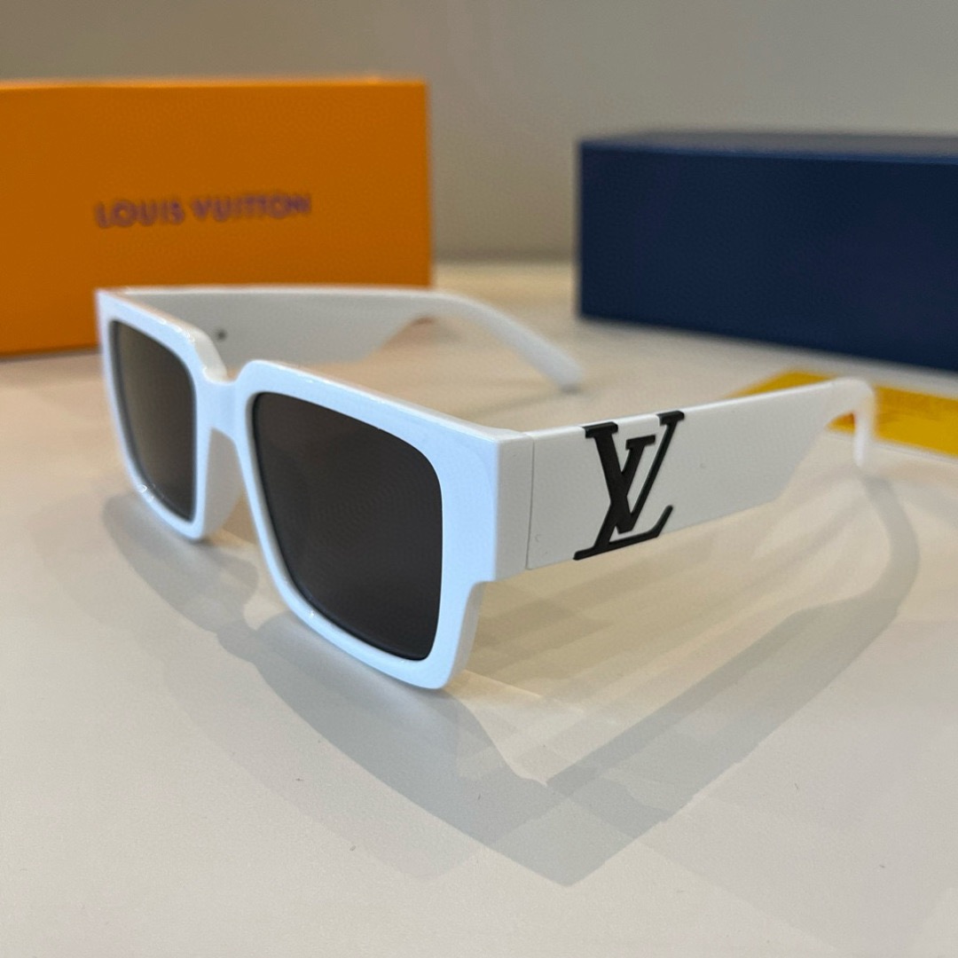 LV Sunglasses Fashion Glasses Oval Frame Designer Sunglass Womens Anti-Radiation Polarized Lenses Mens Retro Eyeglasses With Box