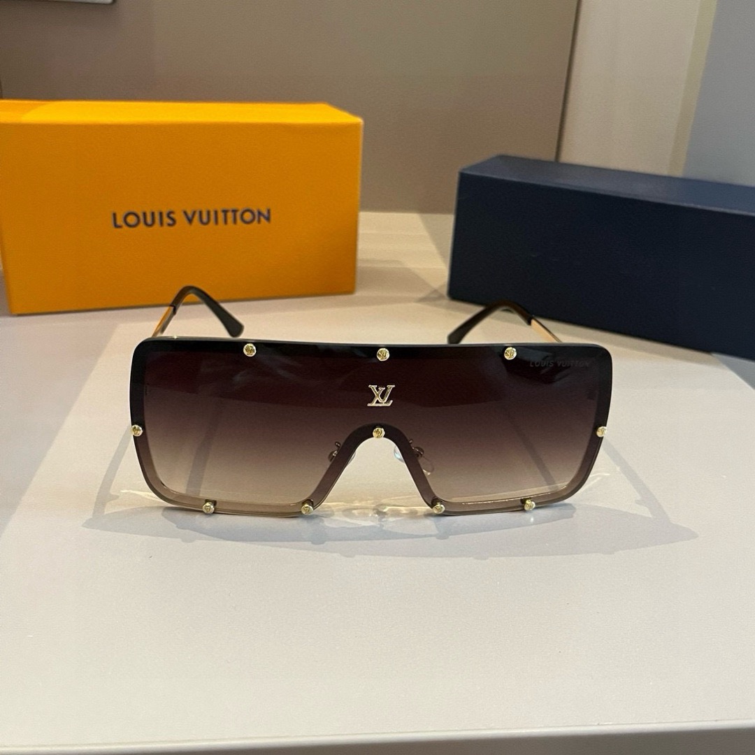 LV Designer Sunglasses Men For Women Oval Frame Metal Mirror Legs Sunglasses Retro Small Round Frame Sexy Little Women Fashion Luxury Glasses With Box