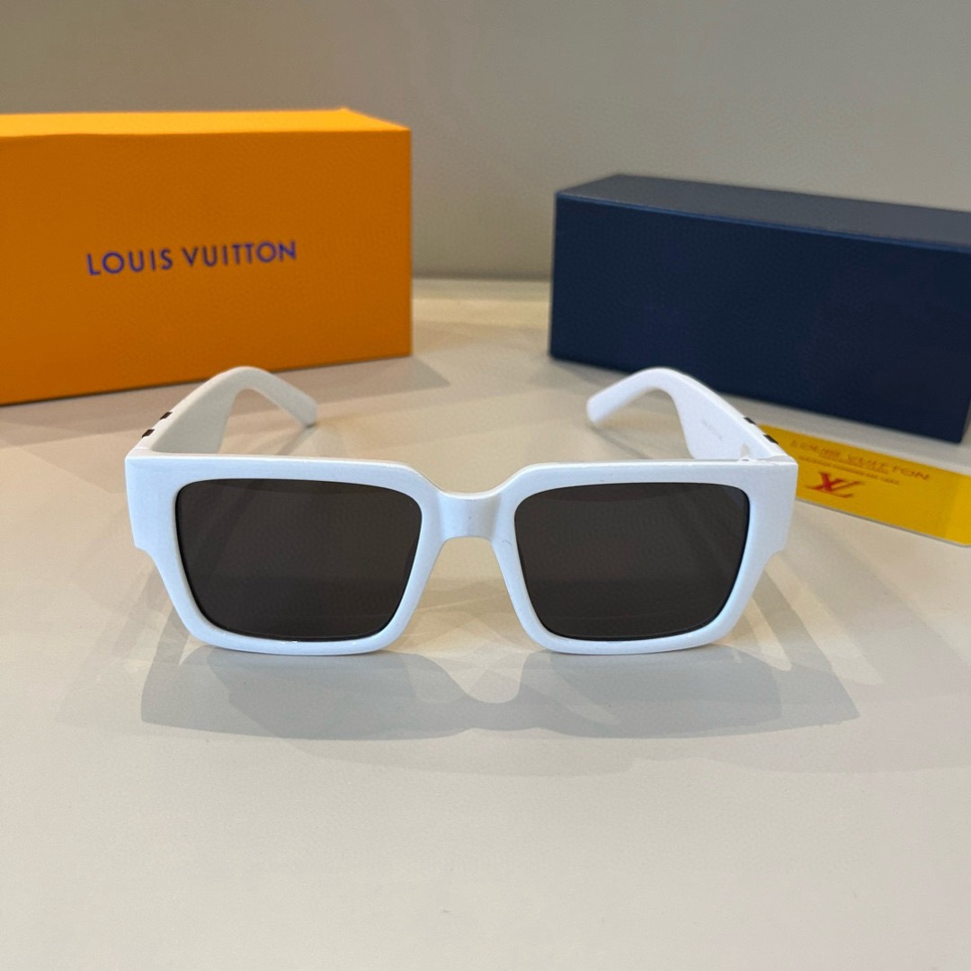 LV Sunglasses Fashion Glasses Oval Frame Designer Sunglass Womens Anti-Radiation Polarized Lenses Mens Retro Eyeglasses With Box