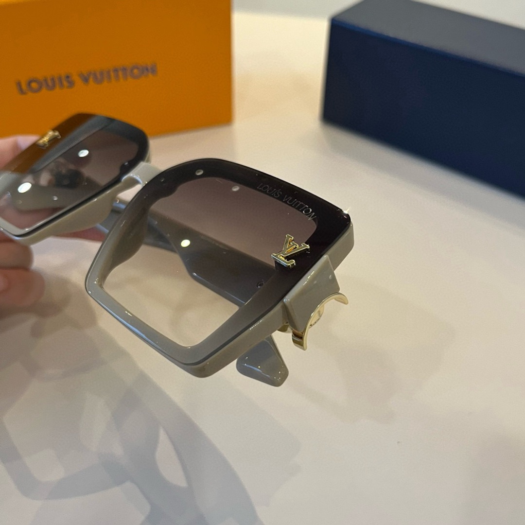 LV Sunglasses Fashion Glasses Frame Designer Sunglass Womens Anti-Radiation Polarized Lenses Mens Retro Eyeglasses With Box