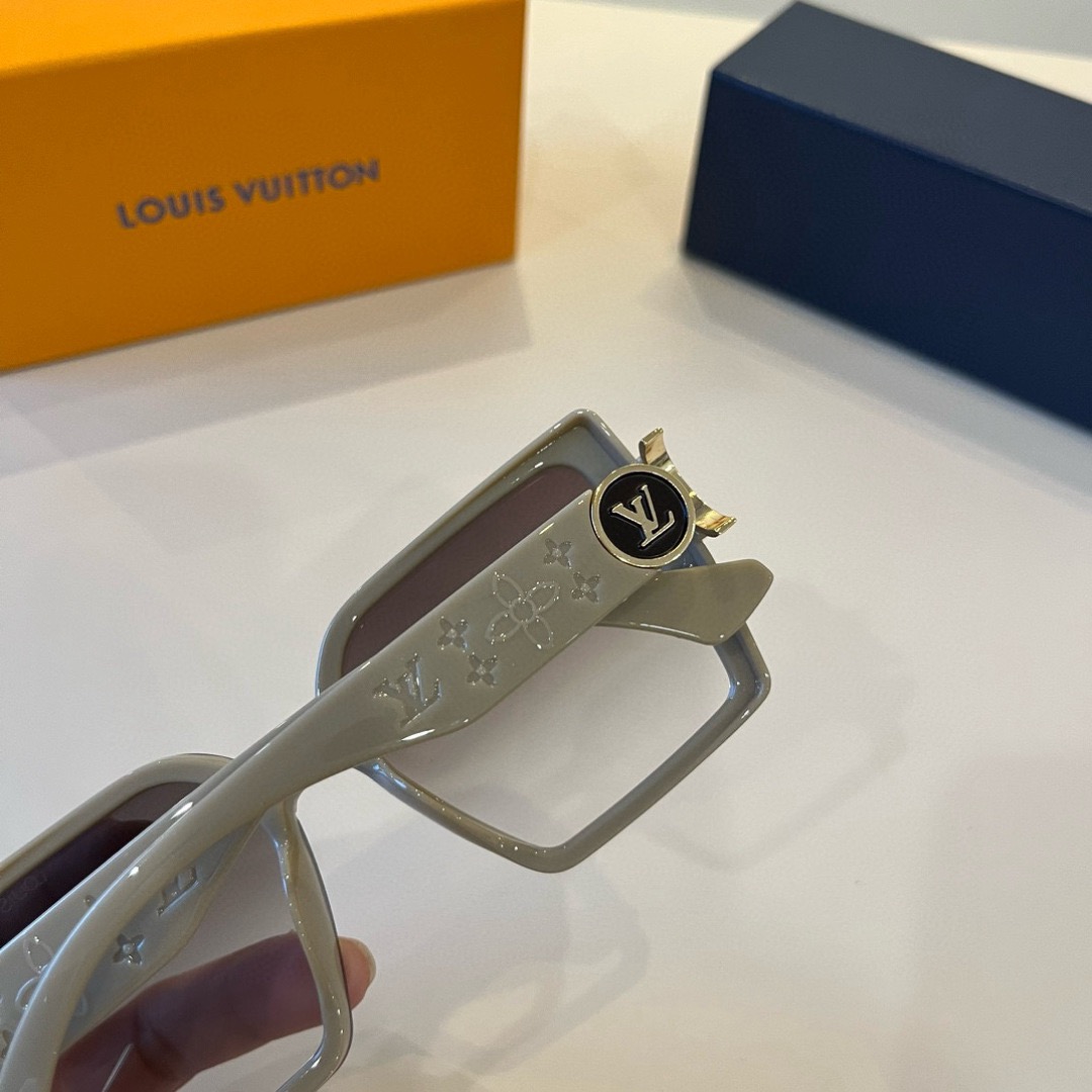 LV Sunglasses Fashion Glasses Frame Designer Sunglass Womens Anti-Radiation Polarized Lenses Mens Retro Eyeglasses With Box