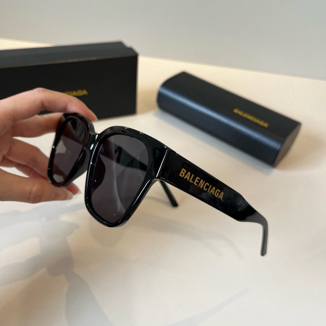 BALENCIAGA Sunglasses Fashion Glasses Oval Frame Designer Sunglass Womens Anti-Radiation Polarized Lenses Mens Retro Eyeglasses With Box