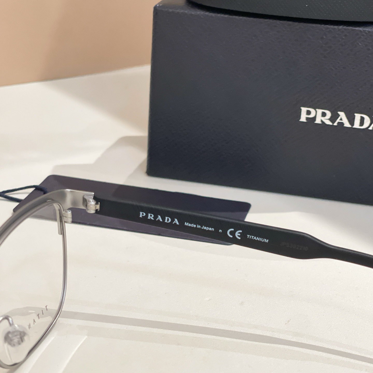 Prada Designer Sunglasses For Women Luxury Mens Sunglasses Classic Rectangular Metal Frame Glasses Goggle Outdoor Beach Sun Protection Glasses Driving Sun Glasses