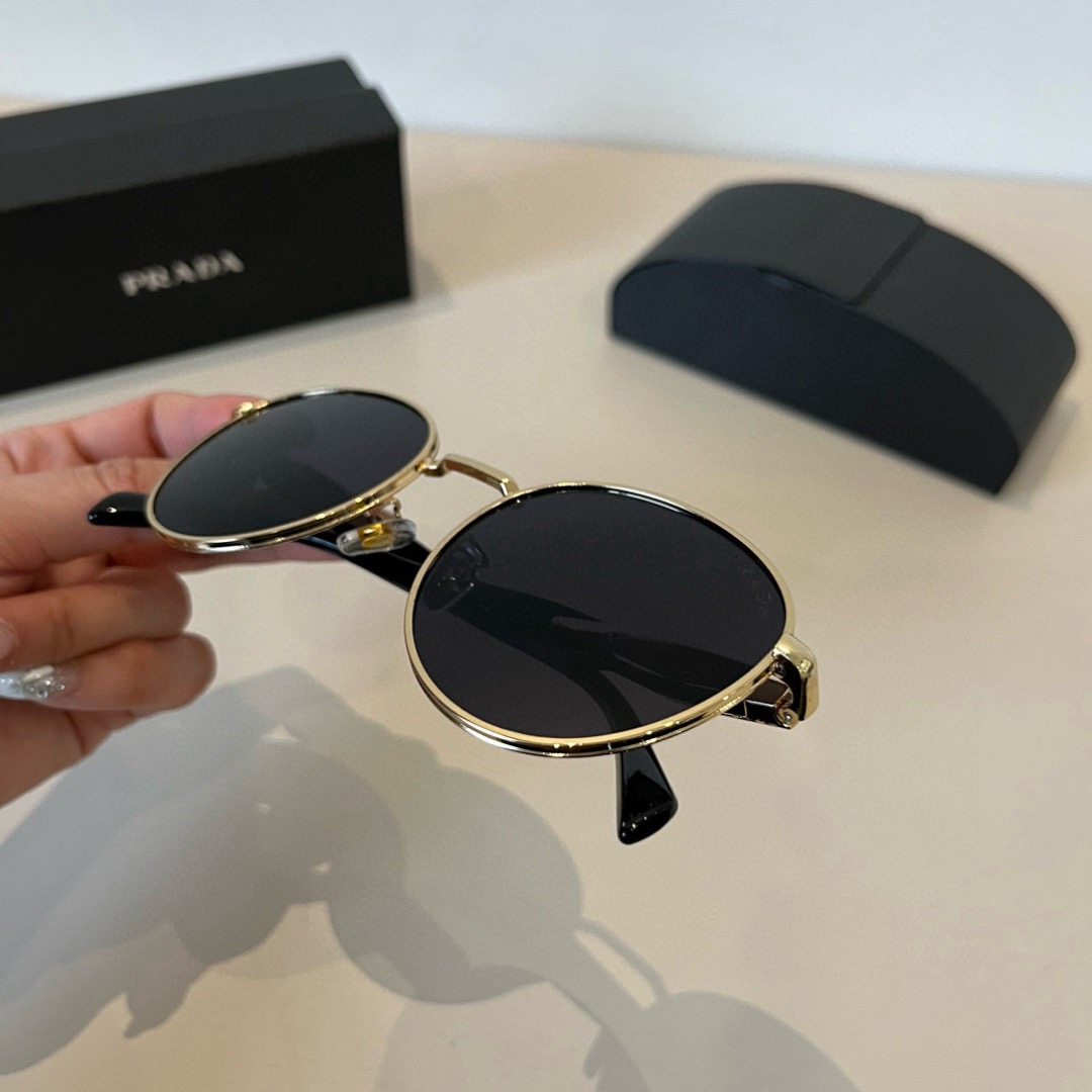 Prada Designer Sunglasses Men For Women Oval Frame Metal Mirror Legs Sunglasses Retro Small Frame Sexy Little Women Fashion Luxury Glasses With Box