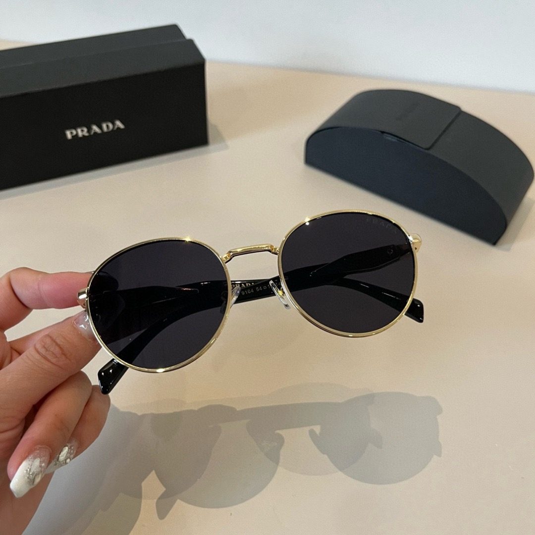 Prada Designer Sunglasses Men For Women Oval Frame Metal Mirror Legs Sunglasses Retro Small Frame Sexy Little Women Fashion Luxury Glasses With Box