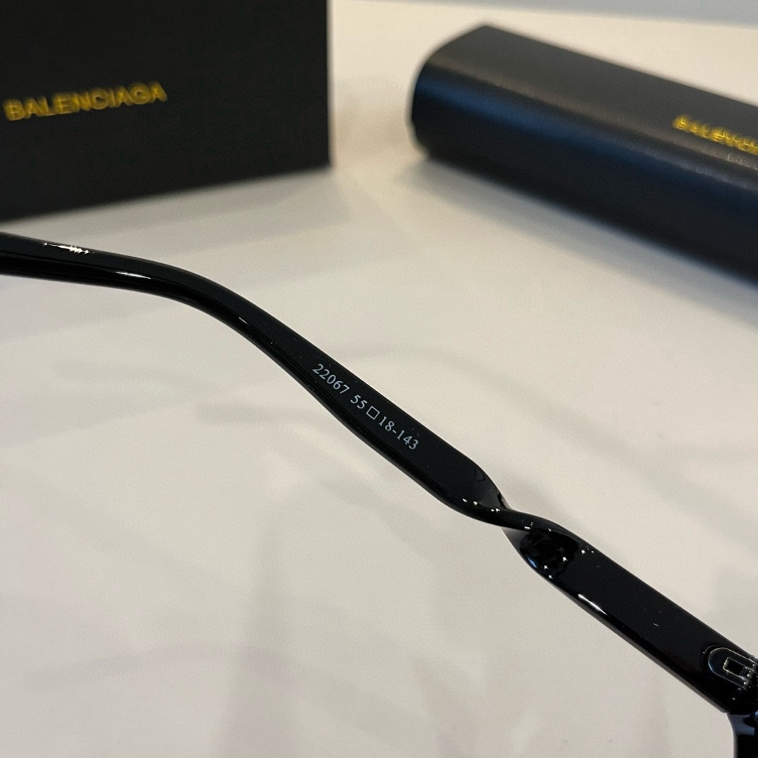 BALENCIAGA Sunglasses Fashion Glasses Oval Frame Designer Sunglass Womens Anti-Radiation Polarized Lenses Mens Retro Eyeglasses With Box