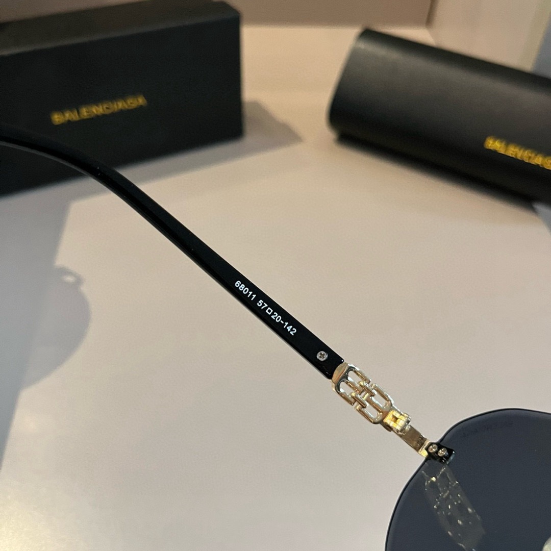 BALENCIAGA Designer Sunglasses Men For Women Oval Frame Metal Mirror Legs Sunglasses Retro Small Round Frame Sexy Little Women Fashion Luxury Glasses With Box