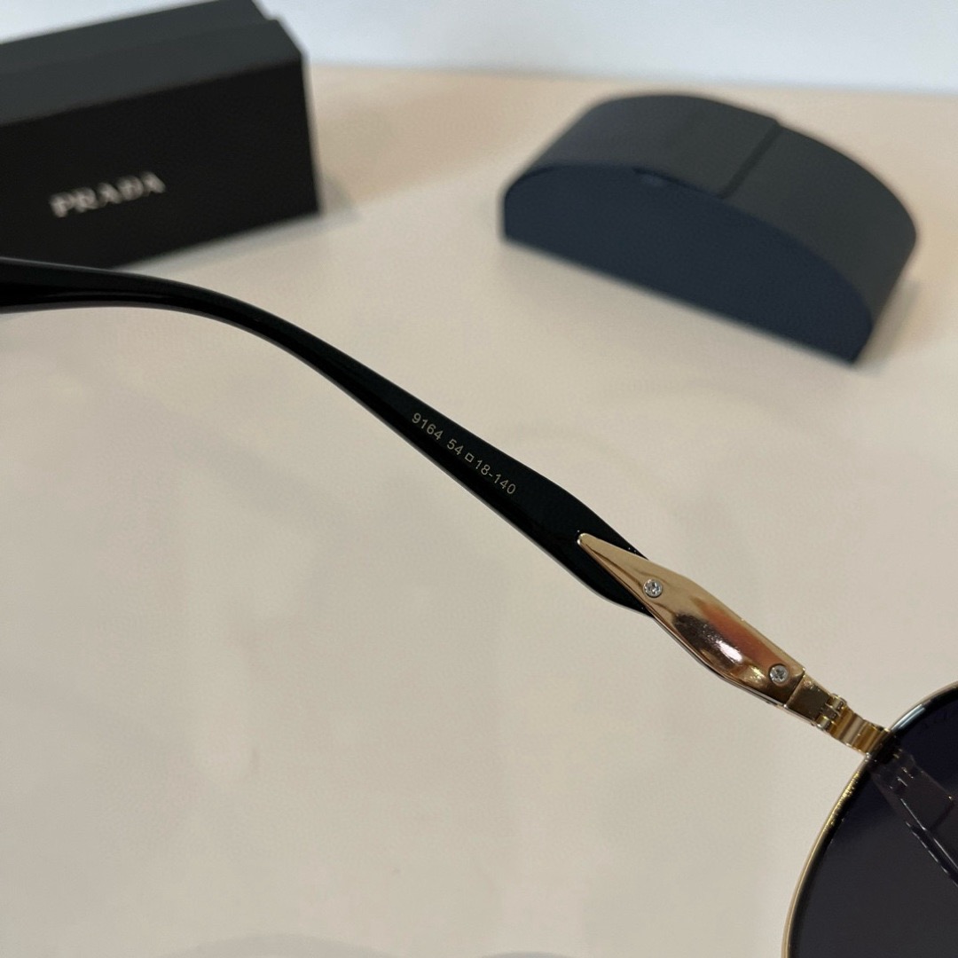 Prada Designer Sunglasses Men For Women Oval Frame Metal Mirror Legs Sunglasses Retro Small Frame Sexy Little Women Fashion Luxury Glasses With Box