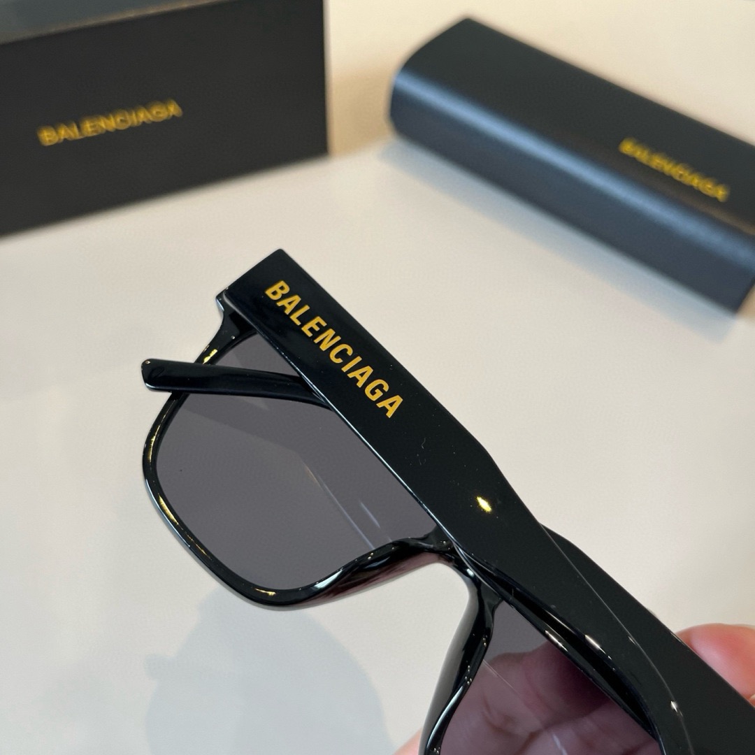BALENCIAGA Sunglasses Fashion Glasses Oval Frame Designer Sunglass Womens Anti-Radiation Polarized Lenses Mens Retro Eyeglasses With Box