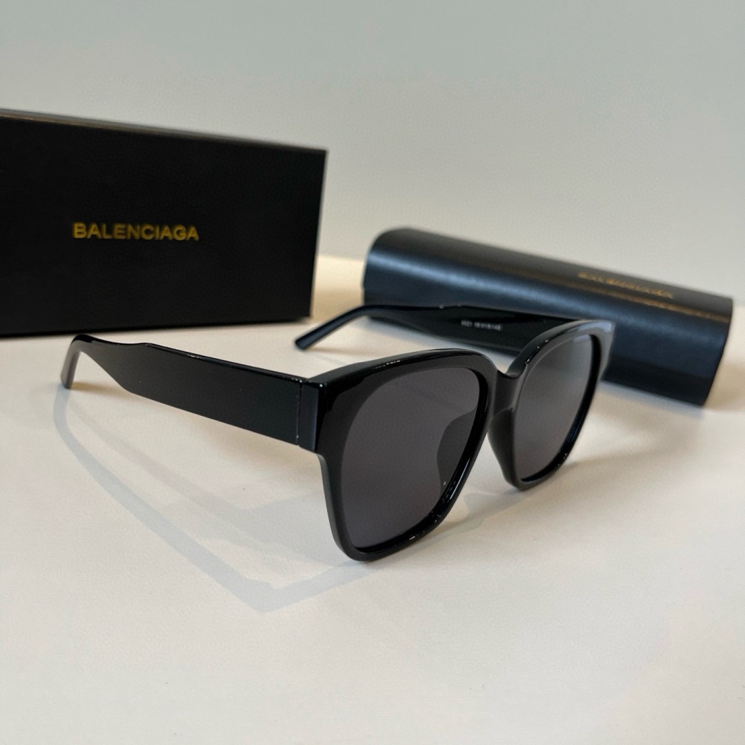 BALENCIAGA Sunglasses Fashion Glasses Oval Frame Designer Sunglass Womens Anti-Radiation Polarized Lenses Mens Retro Eyeglasses With Box