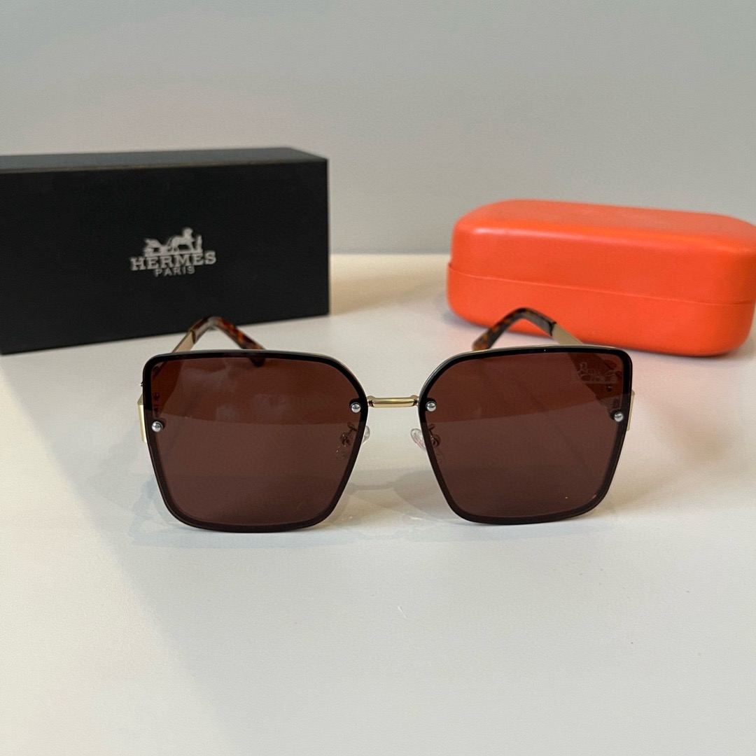 Hermes Designer Sunglasses Men For Women Oval Frame Metal Mirror Legs Sunglasses Retro Frame Sexy Little Women Fashion Luxury Glasses With Box