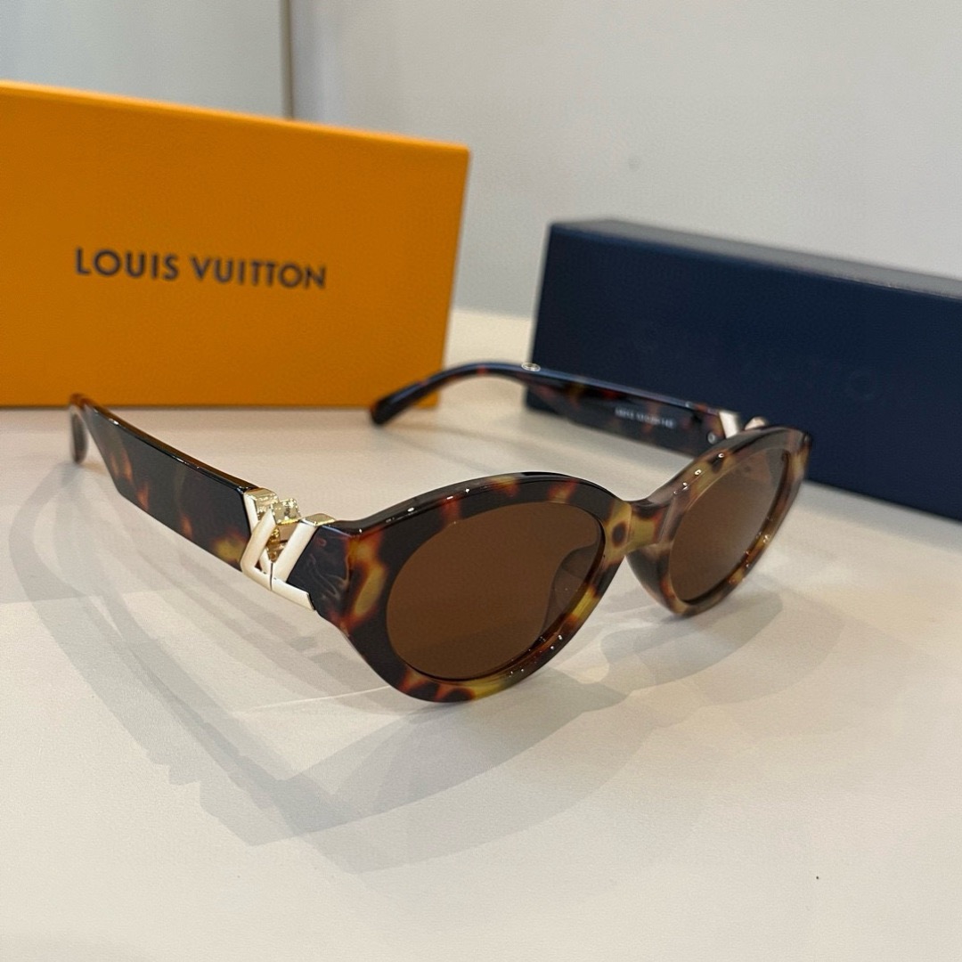LV Designer Sunglasses Men For Women Oval Frame Mirror Sunglasses Retro Small Frame Sexy Little Women Fashion Luxury Glasses With Box