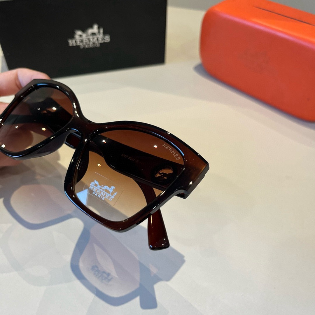 Hermes Sunglasses Fashion Glasses Oval Frame Designer Sunglass Womens Anti-Radiation Polarized Lenses Mens Retro Eyeglasses With Box