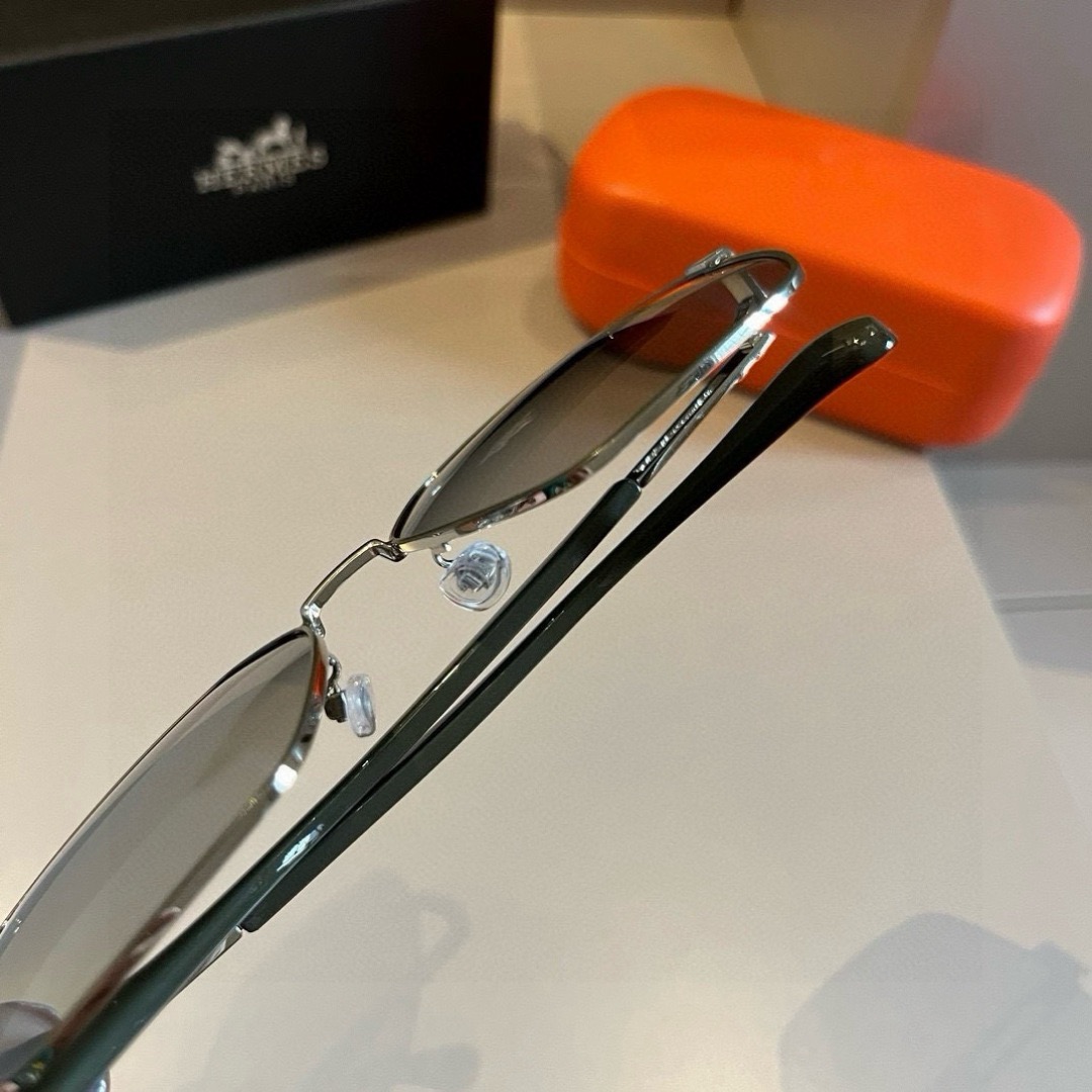 Hermes Designer Sunglasses Men For Women Oval Frame Metal Mirror Legs Sunglasses Retro Frame Sexy Little Women Fashion Luxury Glasses With Box