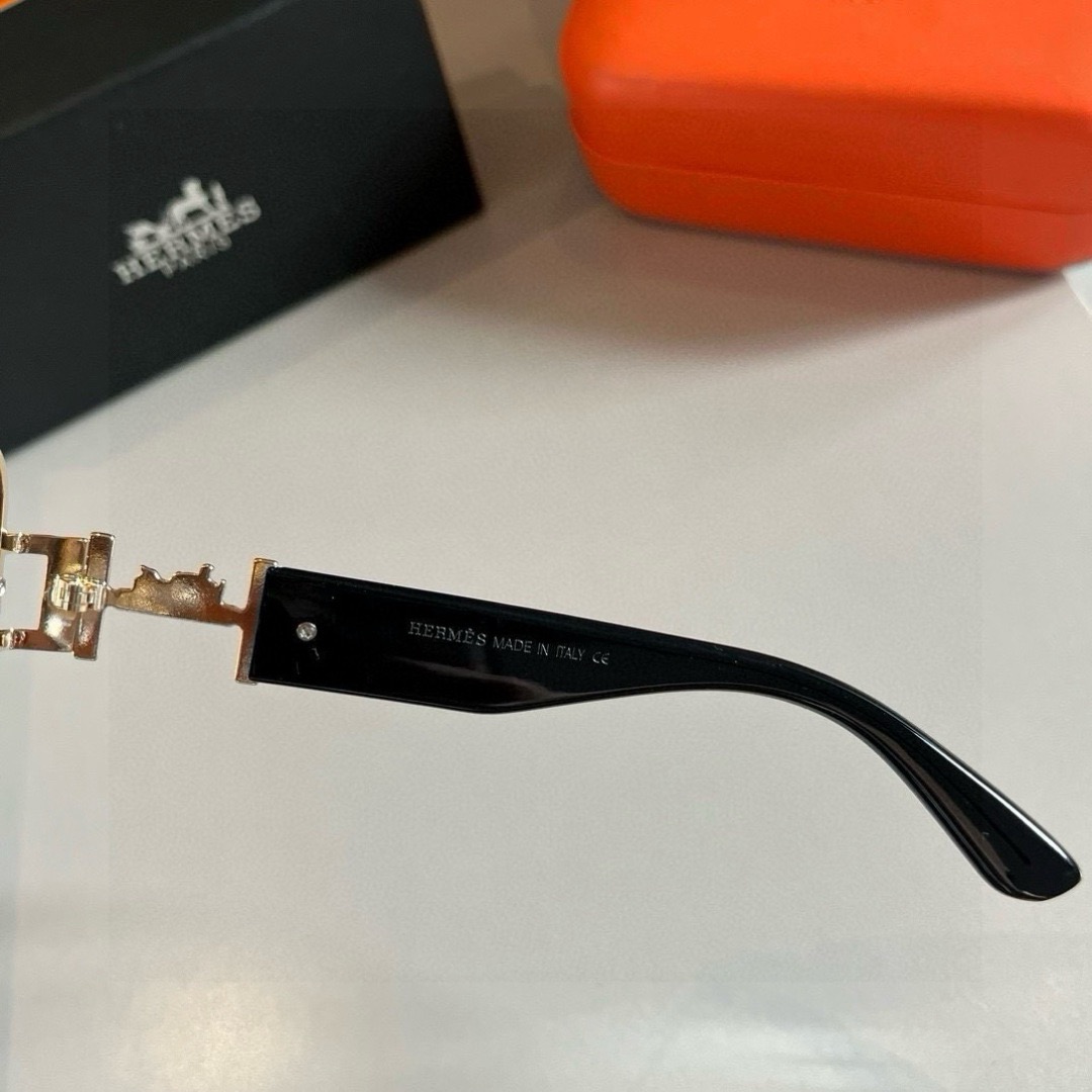 Hermes Designer Sunglasses Men For Women Oval Frame Metal Mirror Legs Sunglasses Retro Frame Sexy Little Women Fashion Luxury Glasses With Box