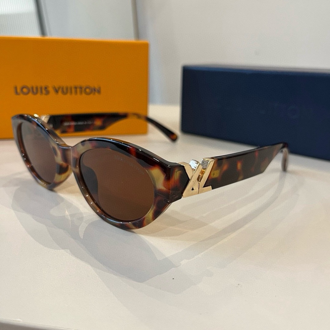 LV Designer Sunglasses Men For Women Oval Frame Mirror Sunglasses Retro Small Frame Sexy Little Women Fashion Luxury Glasses With Box