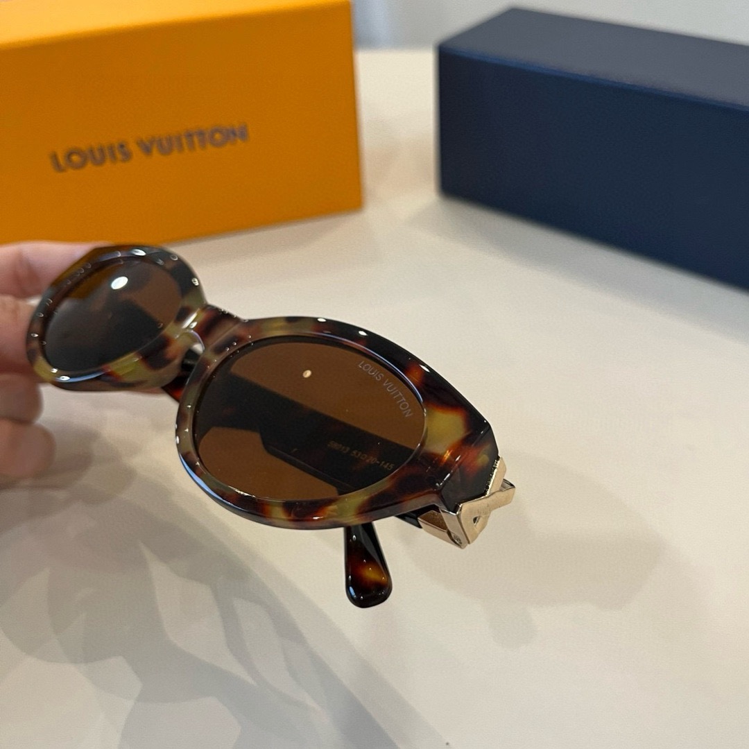LV Designer Sunglasses Men For Women Oval Frame Mirror Sunglasses Retro Small Frame Sexy Little Women Fashion Luxury Glasses With Box