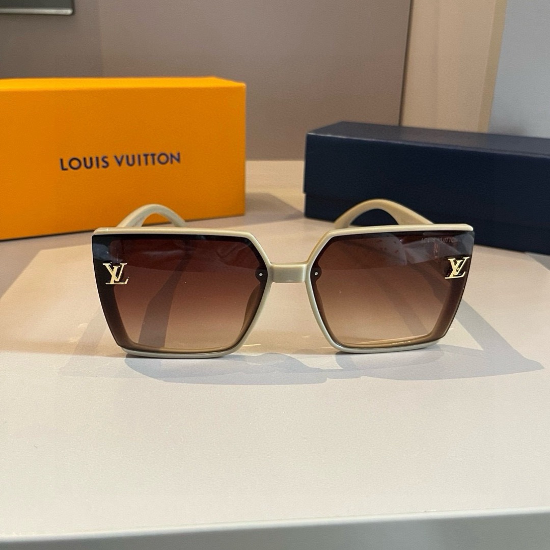 LV Sunglasses Fashion Glasses Frame Designer Sunglass Womens Anti-Radiation Polarized Lenses Mens Retro Eyeglasses With Box