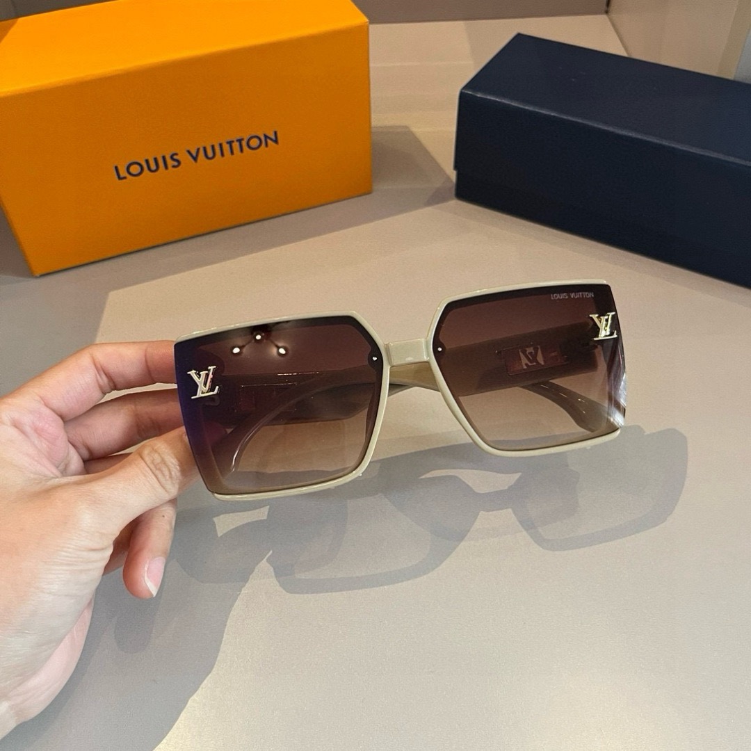 LV Sunglasses Fashion Glasses Frame Designer Sunglass Womens Anti-Radiation Polarized Lenses Mens Retro Eyeglasses With Box