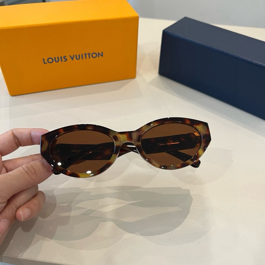 LV Designer Sunglasses Men For Women Oval Frame Mirror Sunglasses Retro Small Frame Sexy Little Women Fashion Luxury Glasses With Box