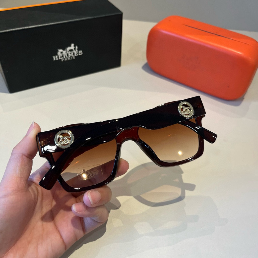 Hermes Sunglasses Fashion Glasses Oval Frame Designer Sunglass Womens Anti-Radiation Polarized Lenses Mens Retro Eyeglasses With Box
