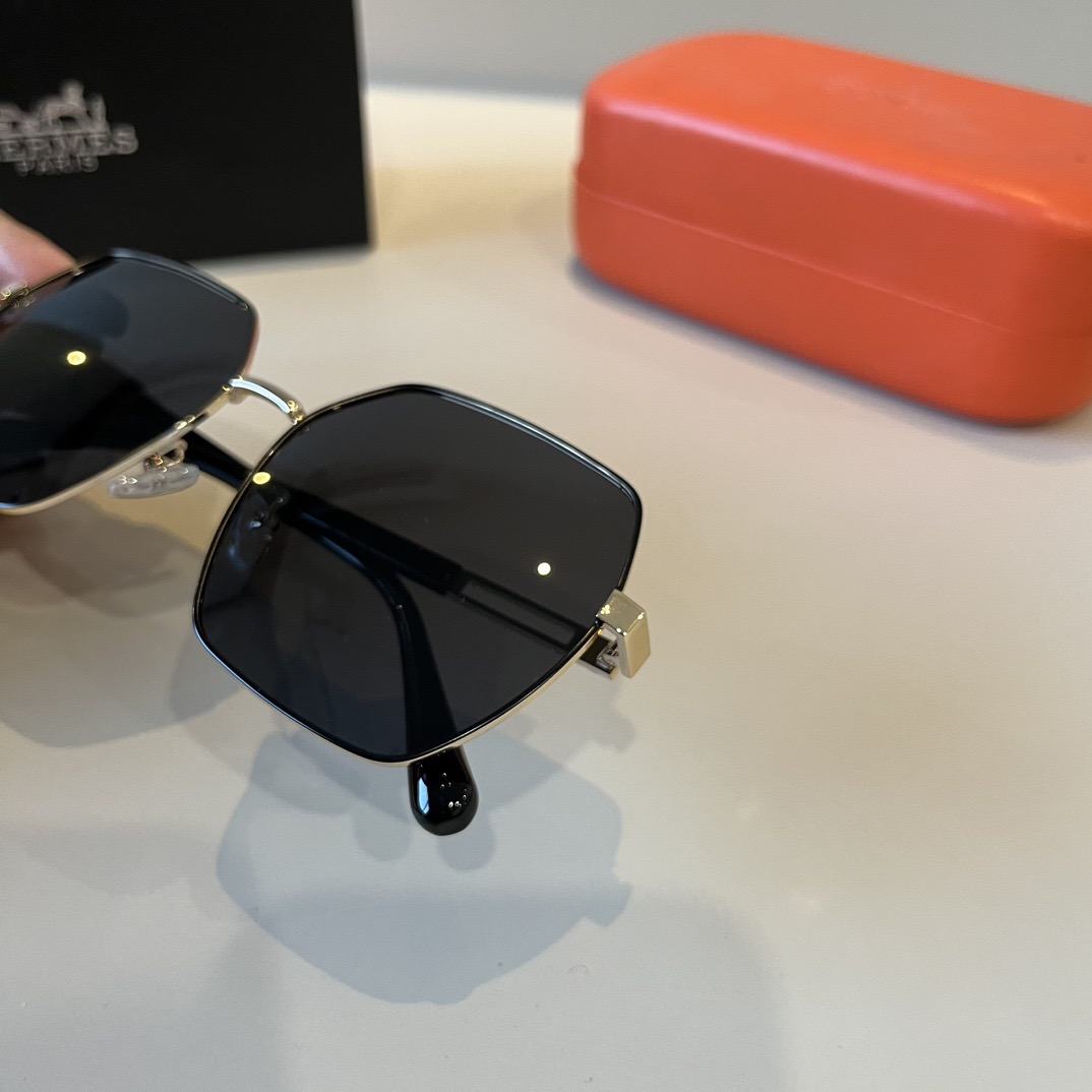 Hermes Women Sun Glasses Beach Sun Glasses Fashion Classic Square Oval Frame Retro Frame Sexy Women Luxury Glasses With Box
