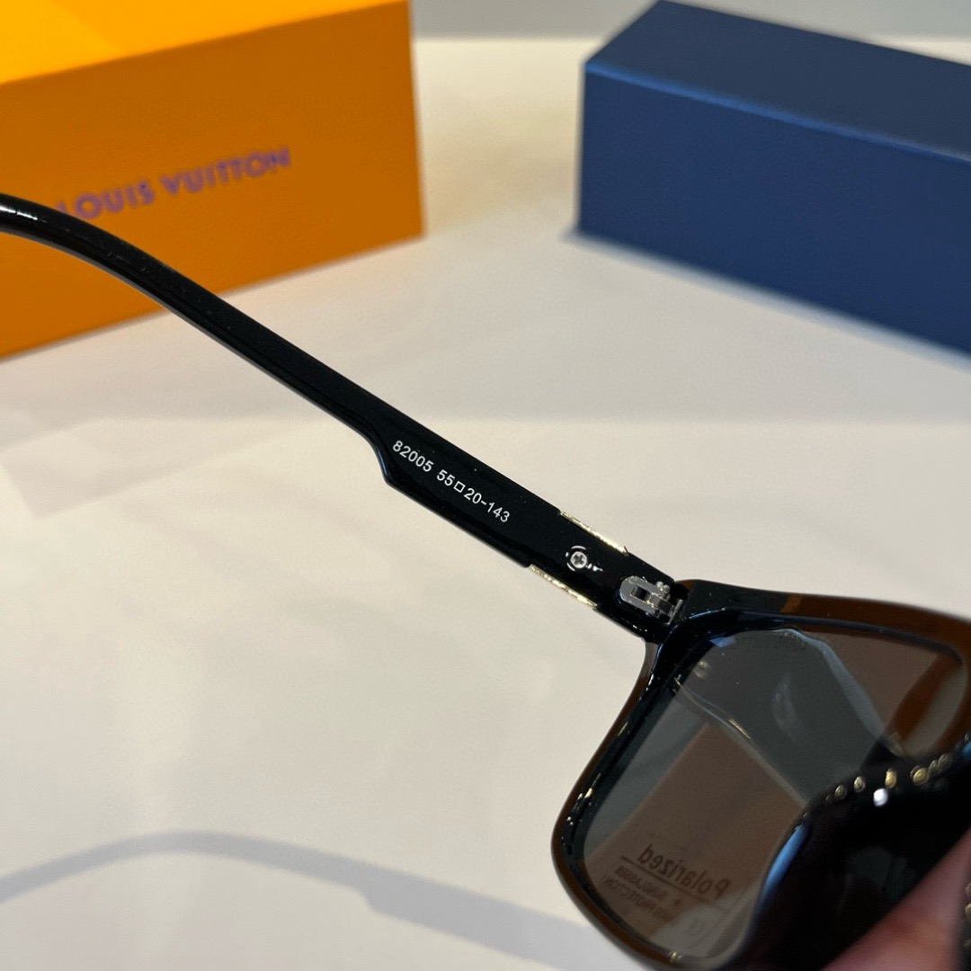 LV Sunglasses Fashion Glasses Frame Designer Sunglass Womens Anti-Radiation Polarized Lenses Mens Retro Eyeglasses With Box