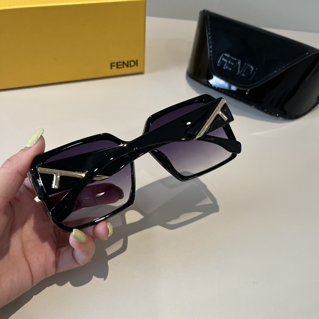 FENDI Sunglasses Fashion Glasses Oval Frame Designer Sunglass Womens Anti-Radiation Polarized Lenses Mens Retro Eyeglasses With Box
