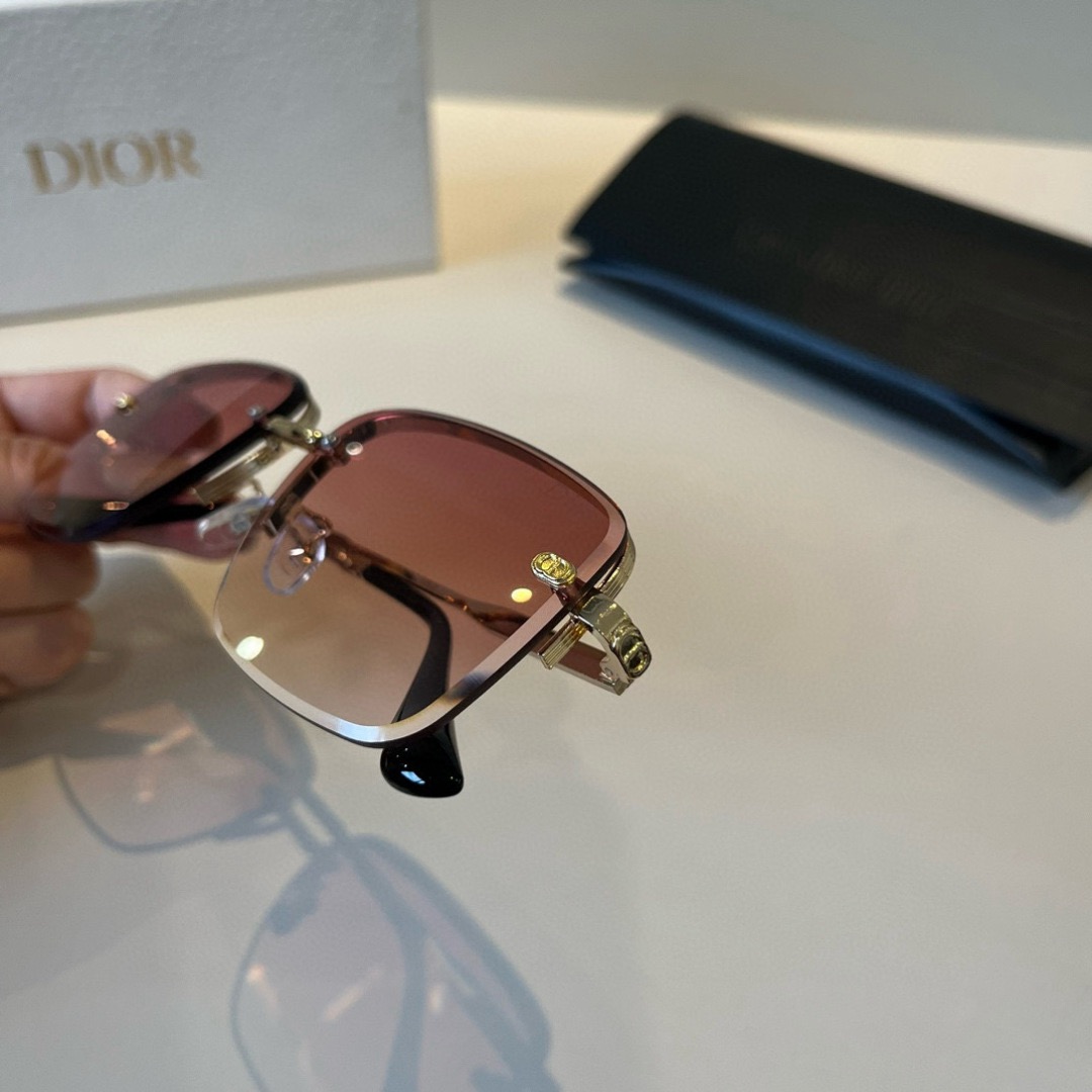 Dior Designer Sunglasses Women Oval Frame Metal Mirror Legs Sunglasses Retro Frame Sexy Little Women Fashion Luxury Glasses With Box