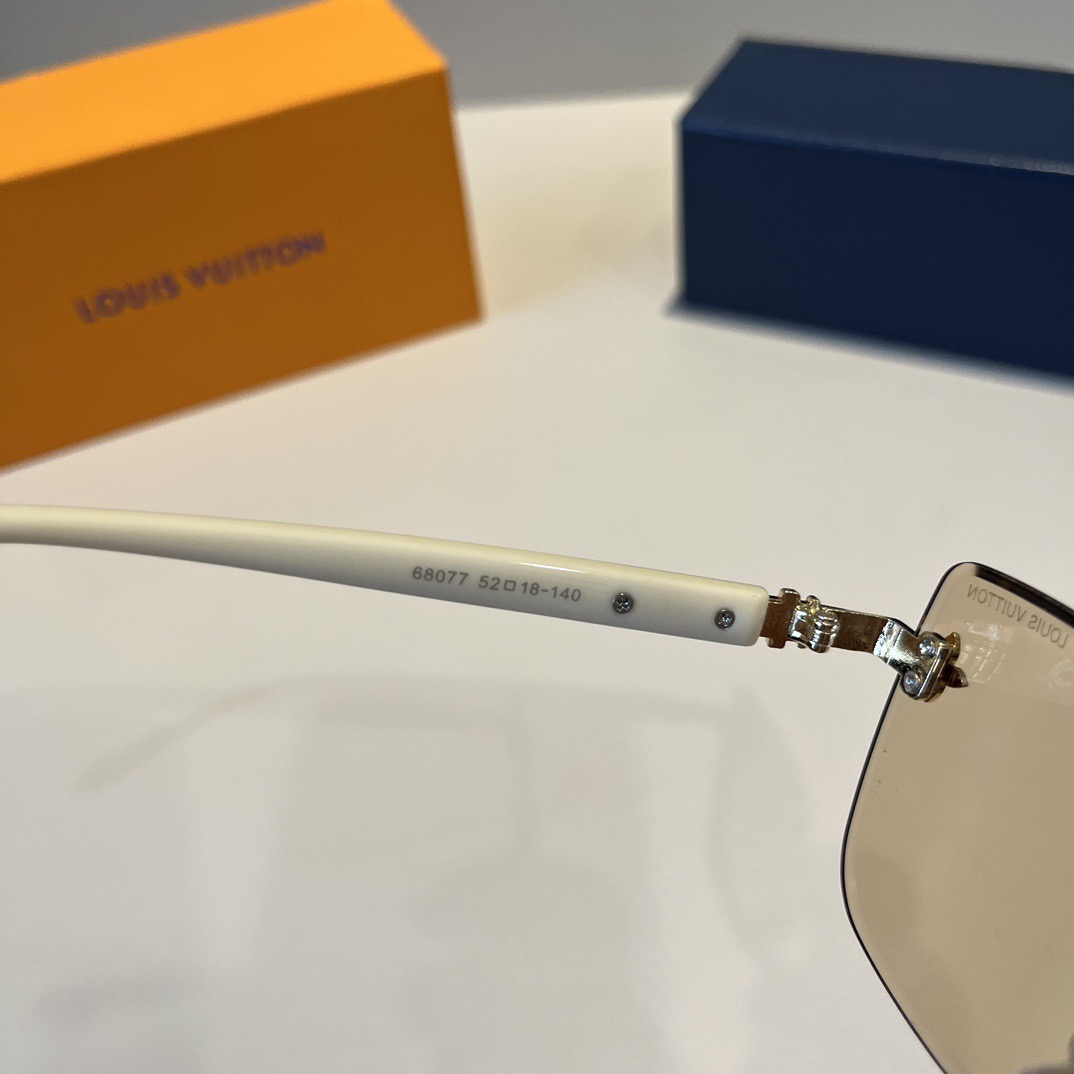 LV Designer Sunglasses Men For Women Oval Frame Metal Mirror Legs Sunglasses Retro Frame Sexy Little Women Fashion Luxury Glasses With Box