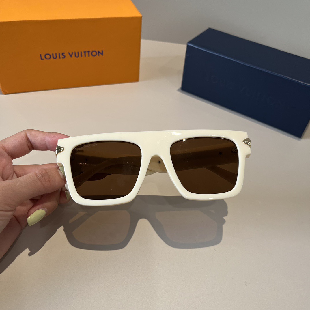 LV Sunglasses Fashion Glasses Oval Frame Designer Sunglass Womens Anti-Radiation Polarized Lenses Mens Retro Eyeglasses With Box