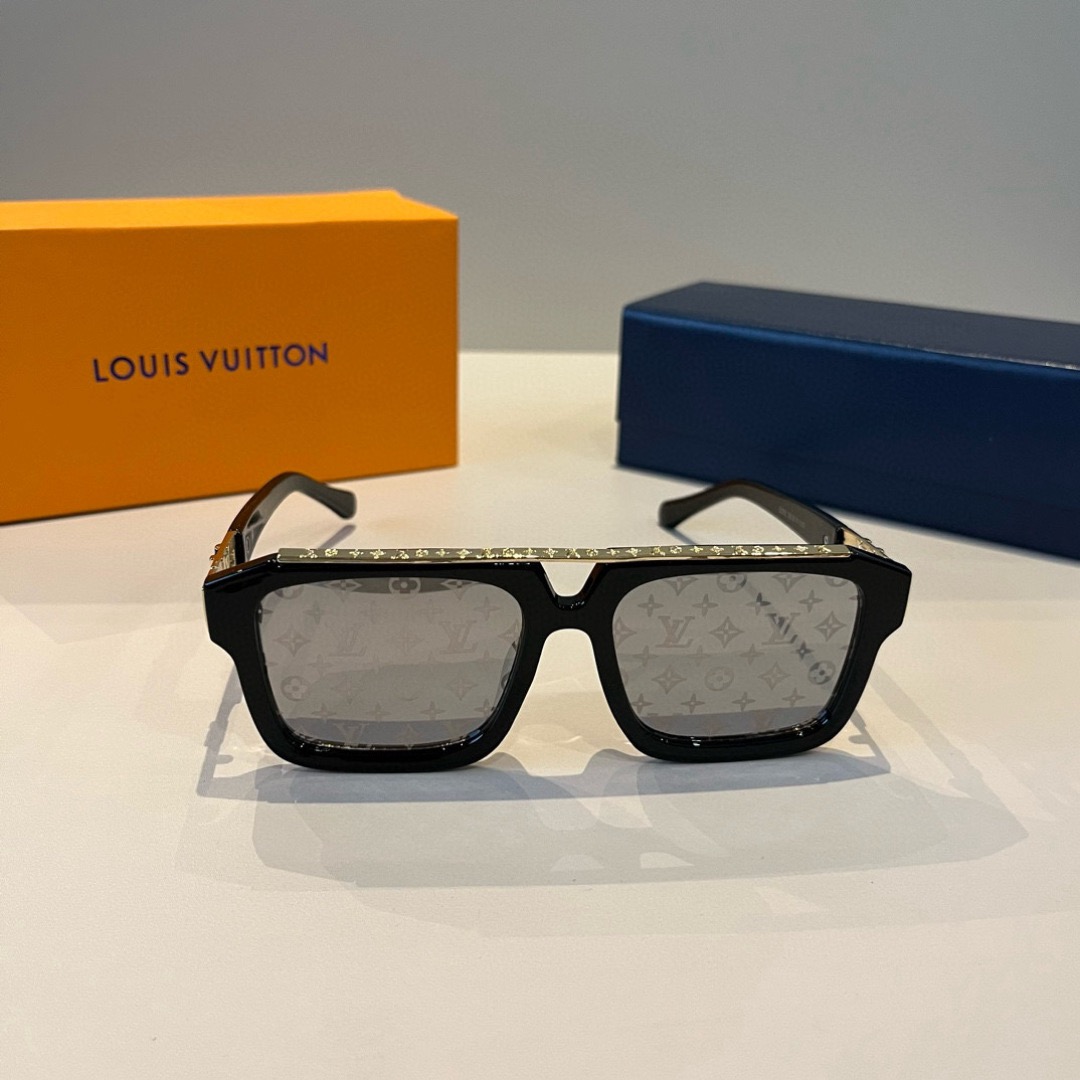 LV Sunglasses Fashion Glasses Oval Frame Designer Sunglass Womens Anti-Radiation Polarized Lenses Mens Retro Eyeglasses With Box