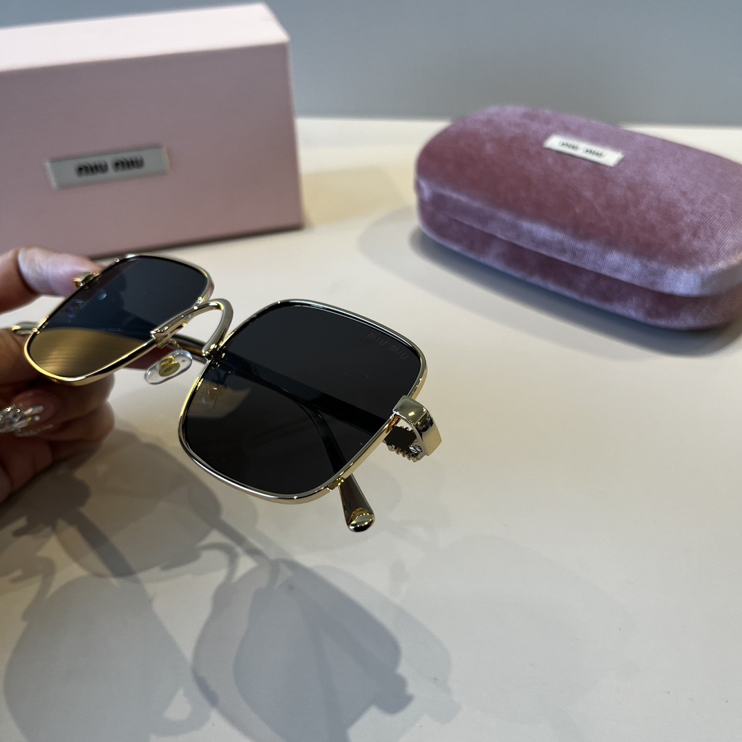 MIU MIU Designer Sunglasses Men For Women Oval Frame Metal Mirror Legs Sunglasses Retro Frame Sexy Little Women Fashion Luxury Glasses With Box