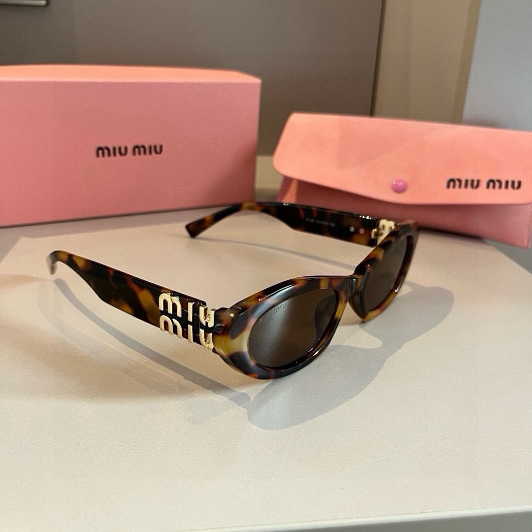 MIU MIU For Women Mens Designer Sunglasses Men Flower Lens Sunglasses With Letter Designer Sun Glasses Unisex Traveling Sunglass