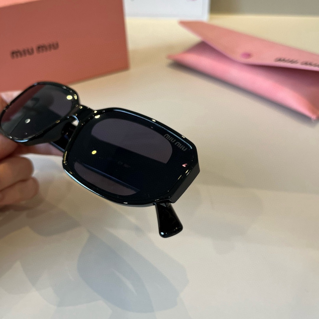 MIU MIU For Women Mens Designer Sunglasses Men Flower Lens Sunglasses With Letter Designer Sun Glasses Unisex Traveling Sunglass