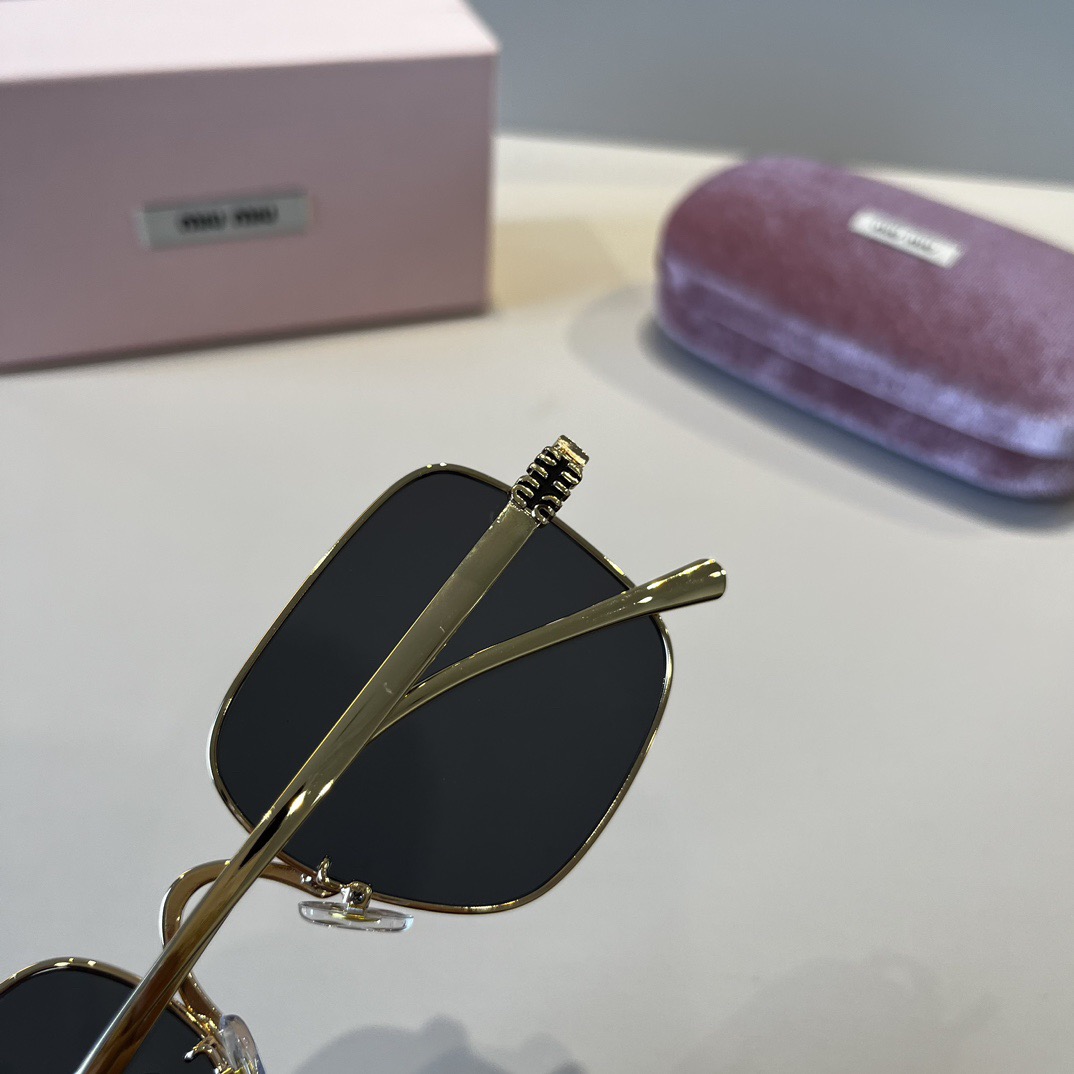 MIU MIU Designer Sunglasses Men For Women Oval Frame Metal Mirror Legs Sunglasses Retro Frame Sexy Little Women Fashion Luxury Glasses With Box